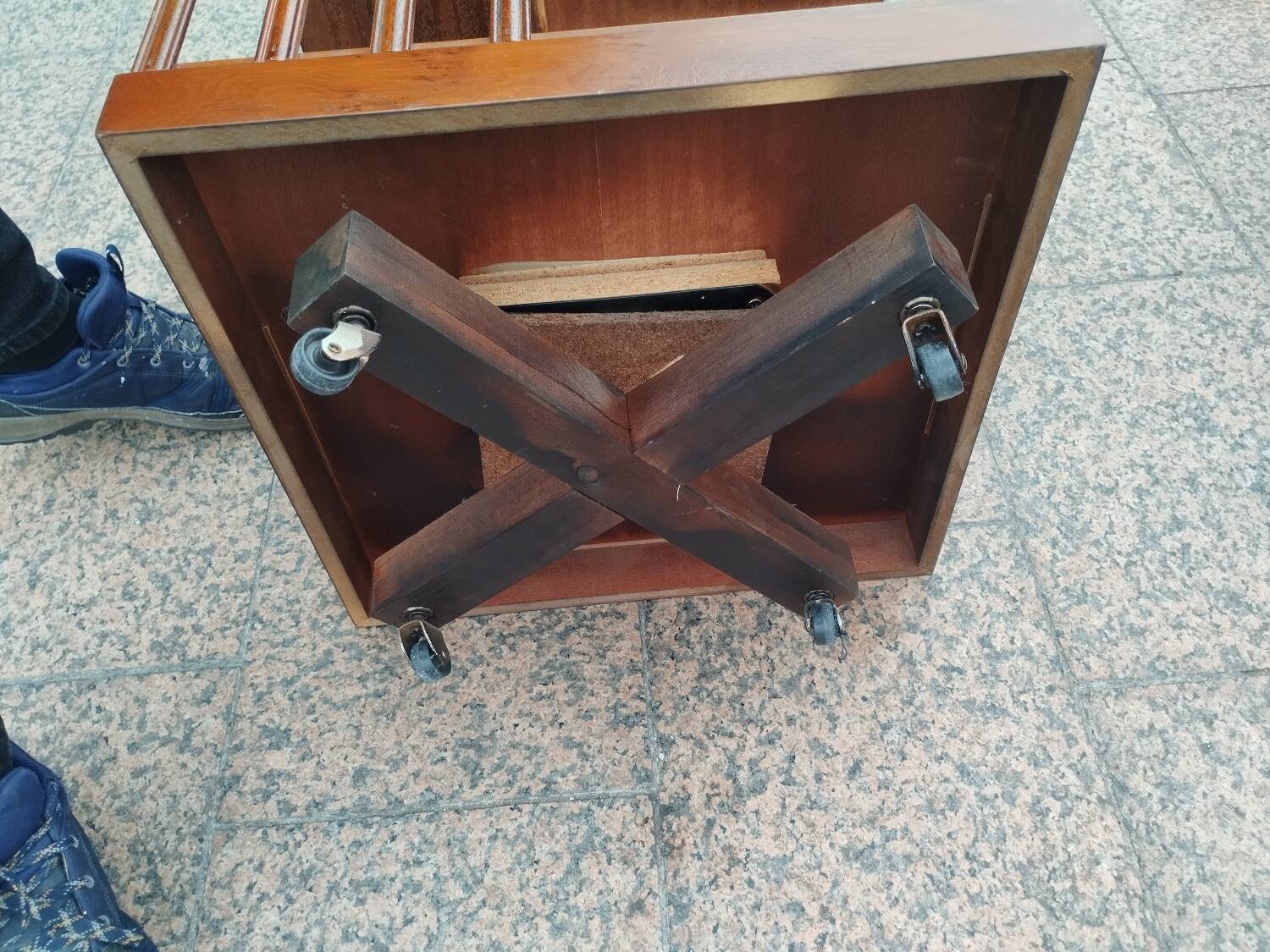 bibliothèque tournante ancienne