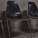 Eames chair by herman miller - model dss