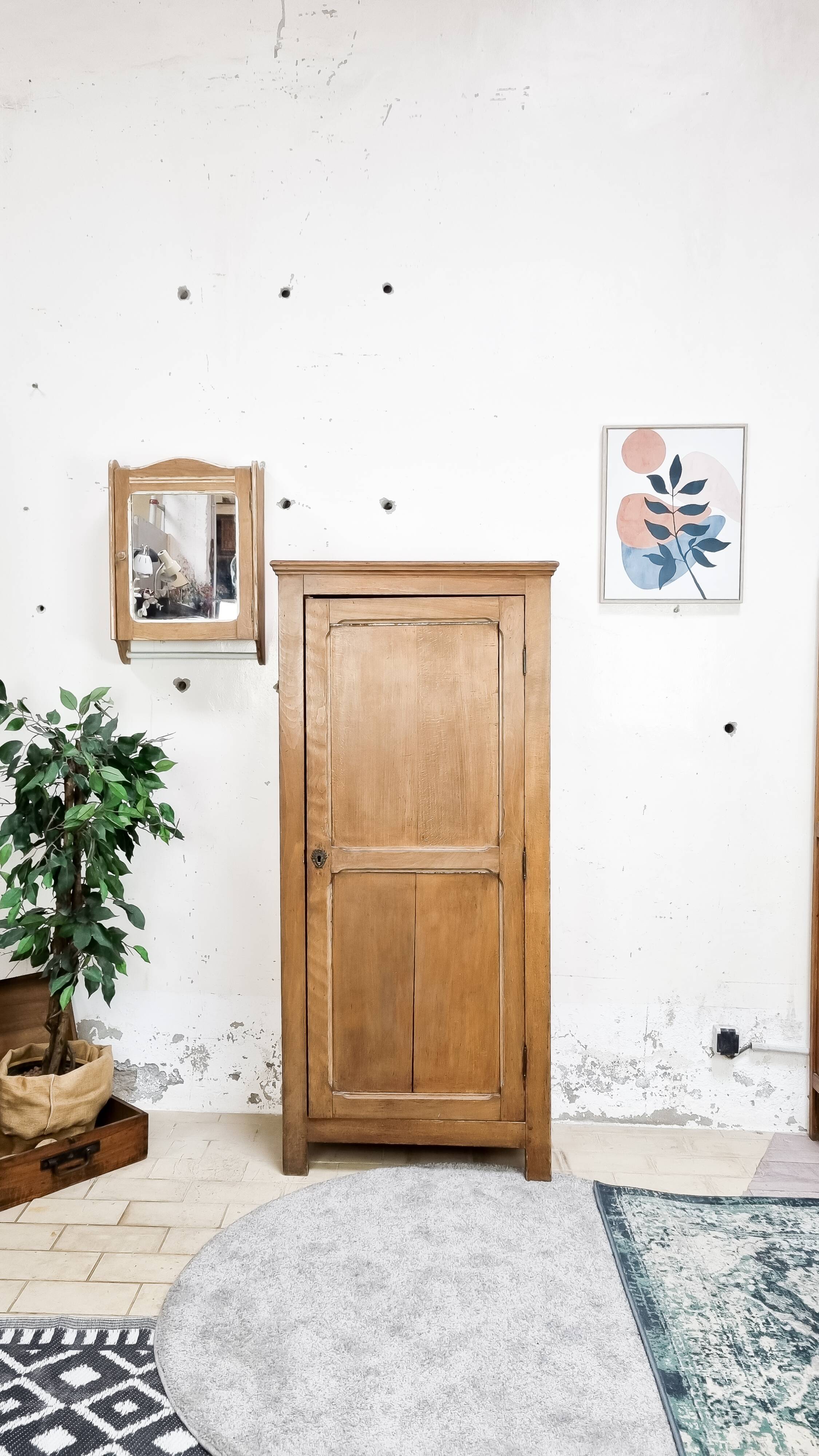 Antique bonnetière cabinet