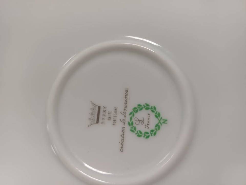 Vintage vegetable soup tureen