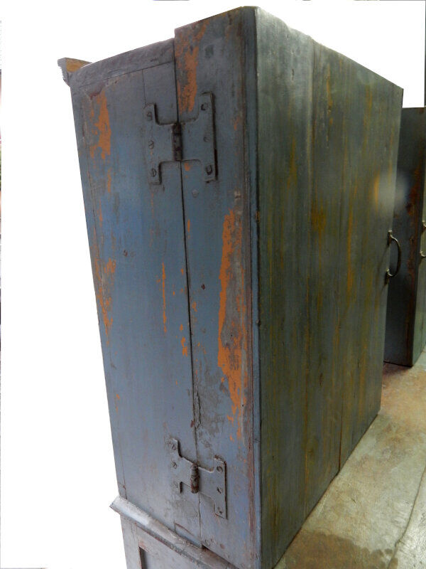 Metier echoppe piece d'origine furniture showcase counter