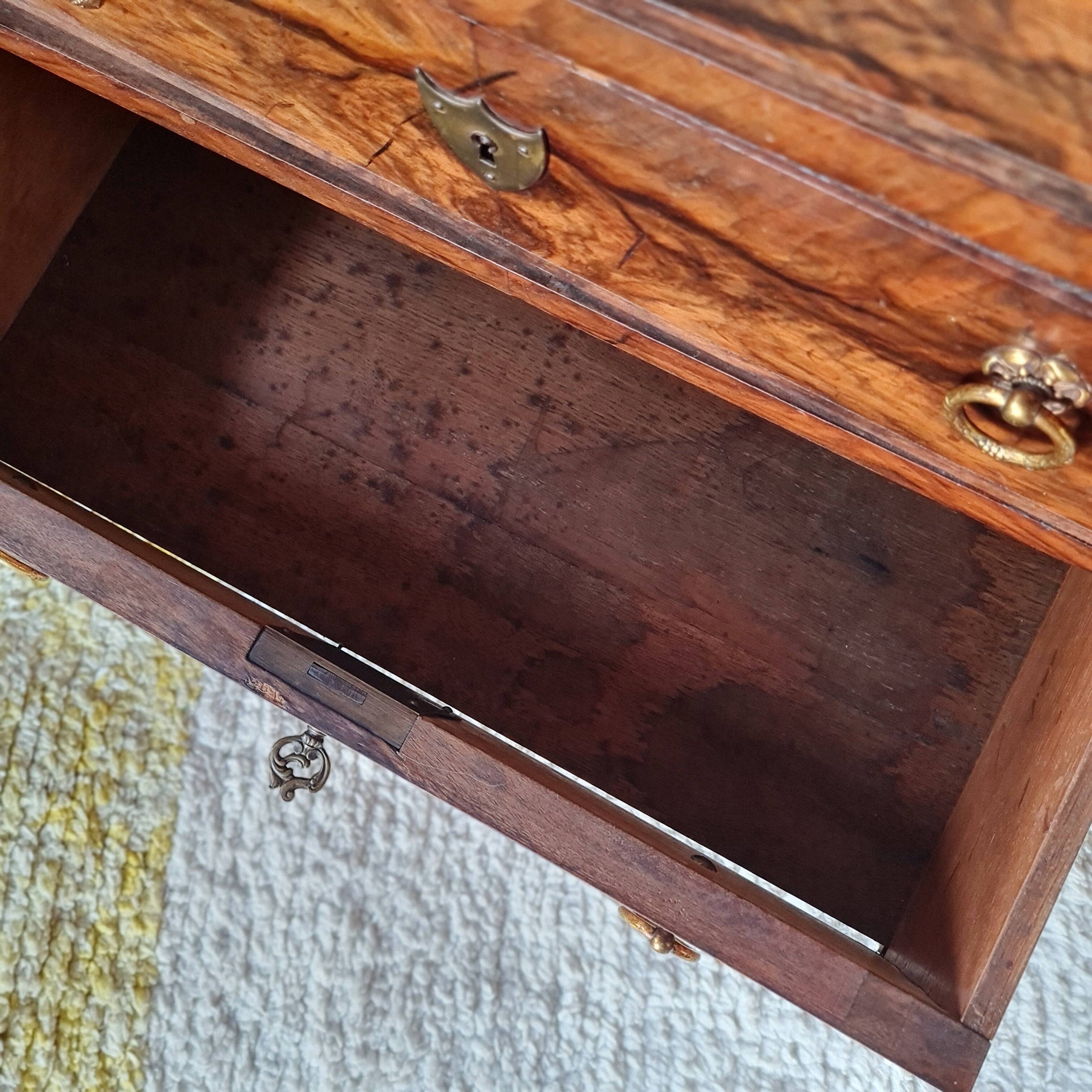 Antique Louis XV style walnut burl commode – 4 drawers – Marquetry