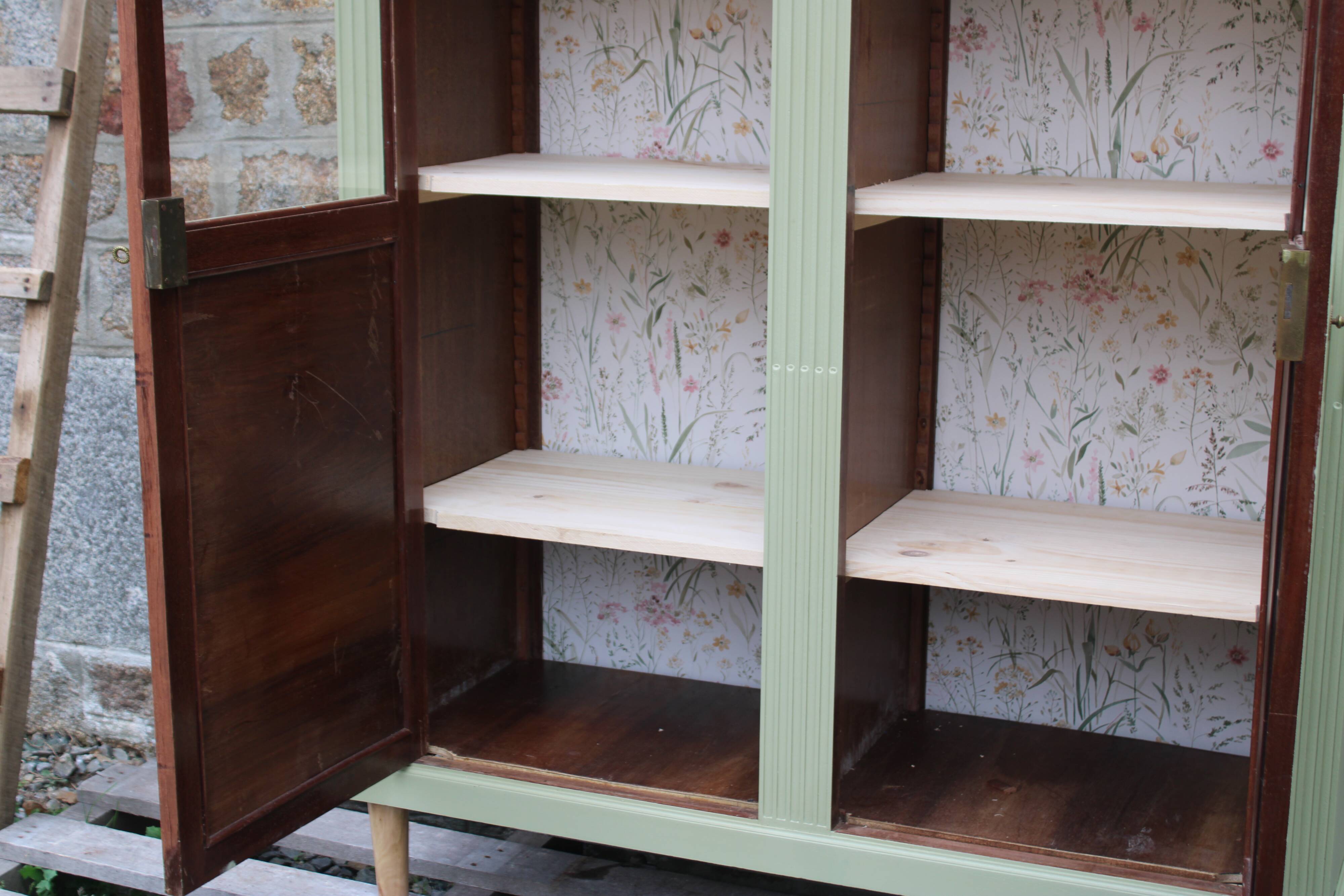 Renovated antique display cabinet – Lizard Green (Pure & Paint)