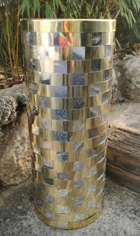 Umbrella Door Year 70