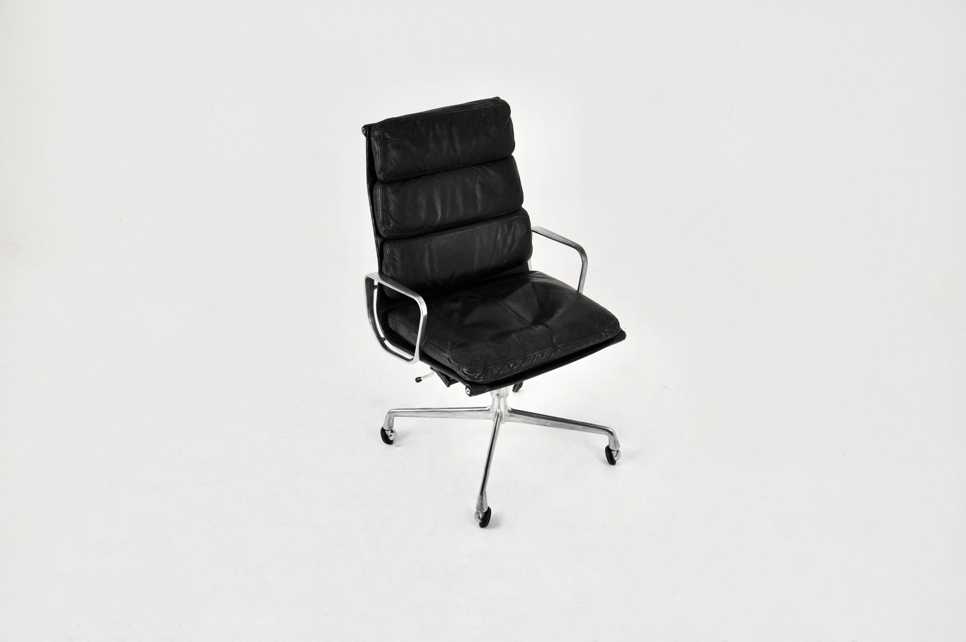 Chaise de bureau Ea 216 Soft Pad par Charles & Ray Eames pour Herman Miller, 1970s