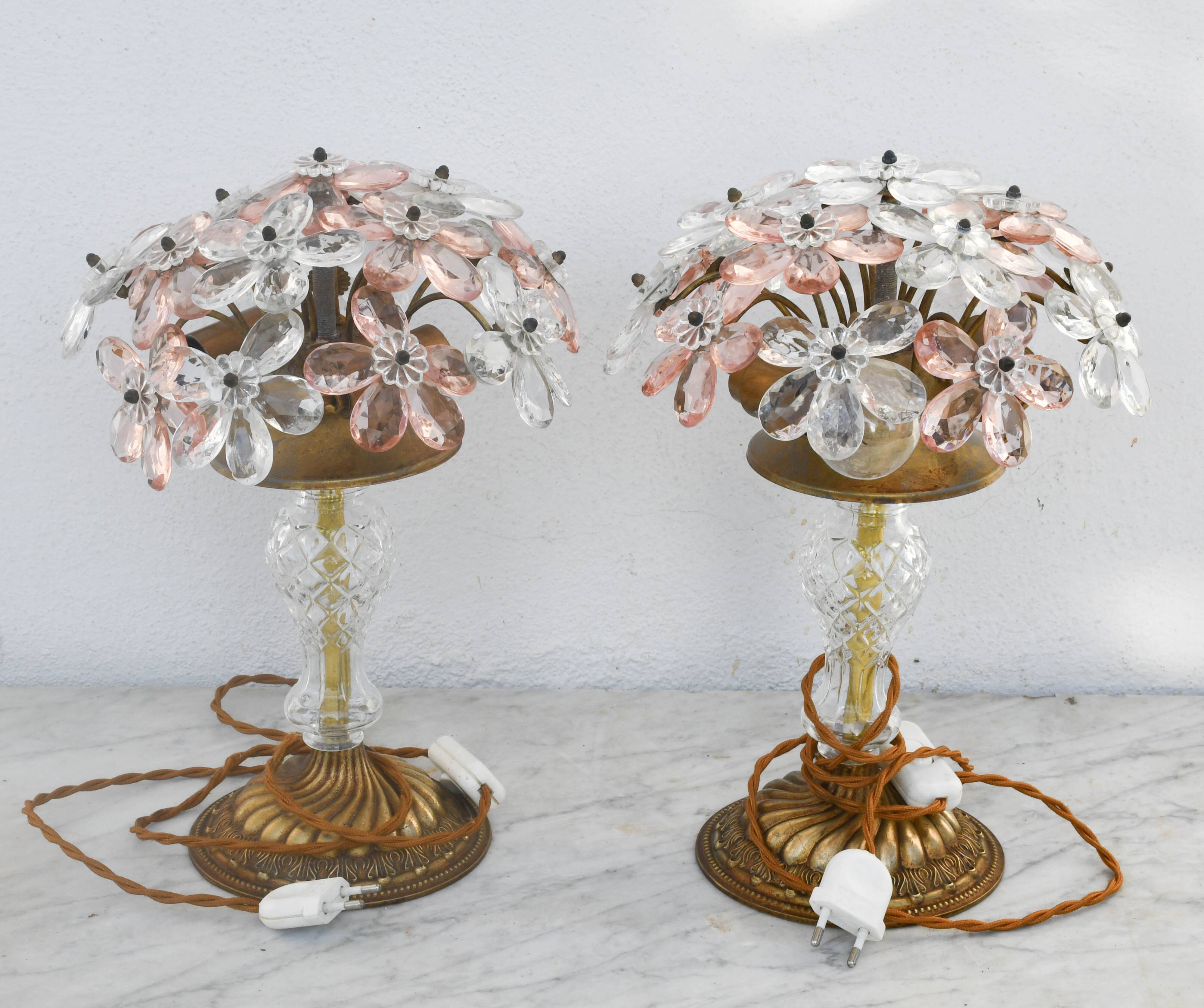 Set of 2 large table lamps with crystal glass flowers, pink and transparent, brass base, 1960