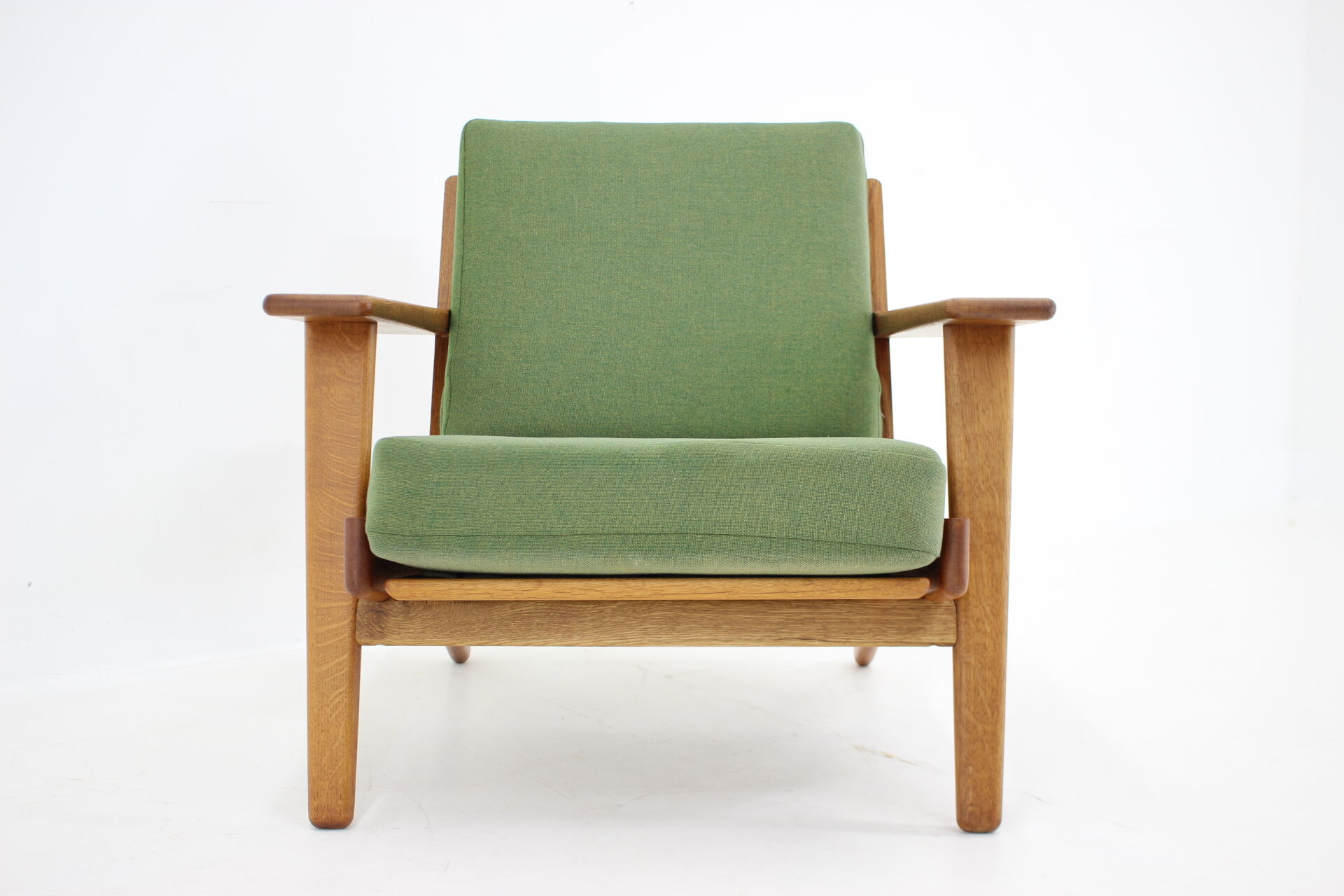 GE290 oak chair by Hans J Wegner for Getama Denmark