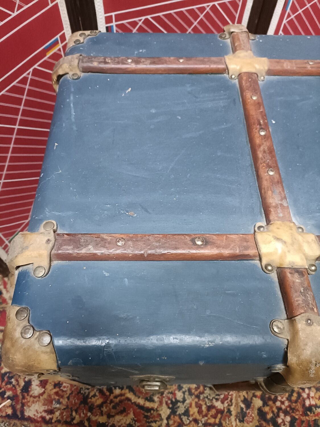 Former D.FES travel trunk trademark, 1950s