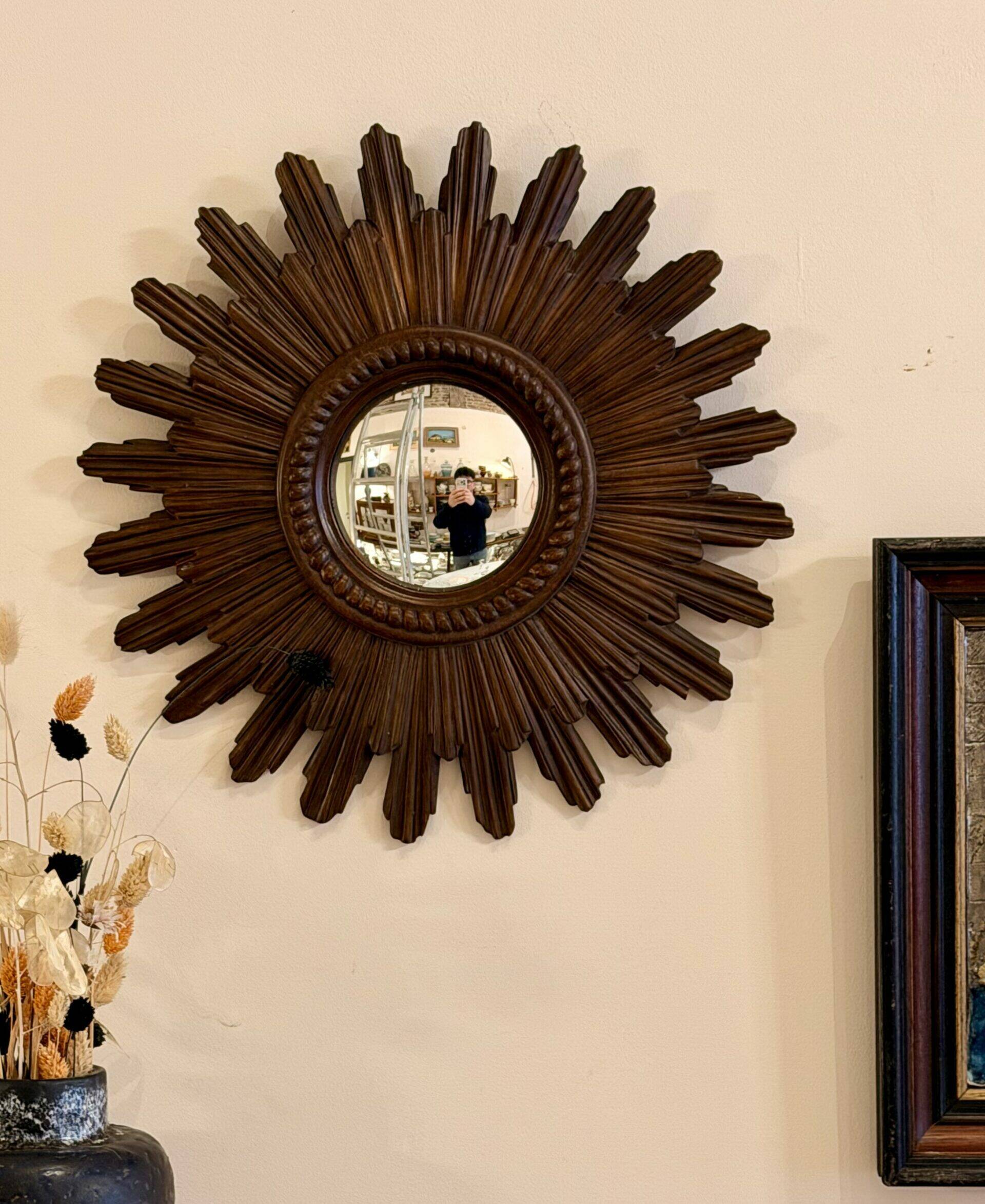 Vintage sun mirror in resin