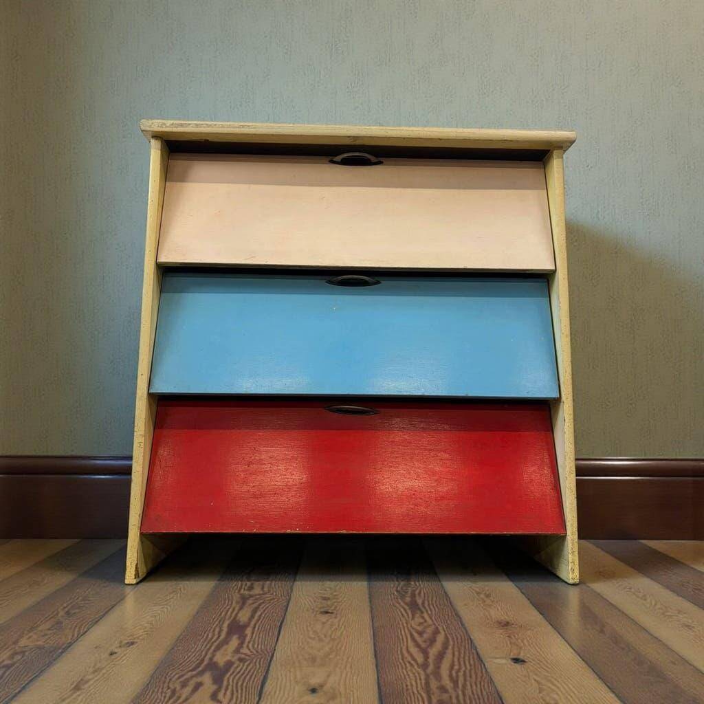Armoire à chaussures, meuble à abattants vintage en bois de couleur