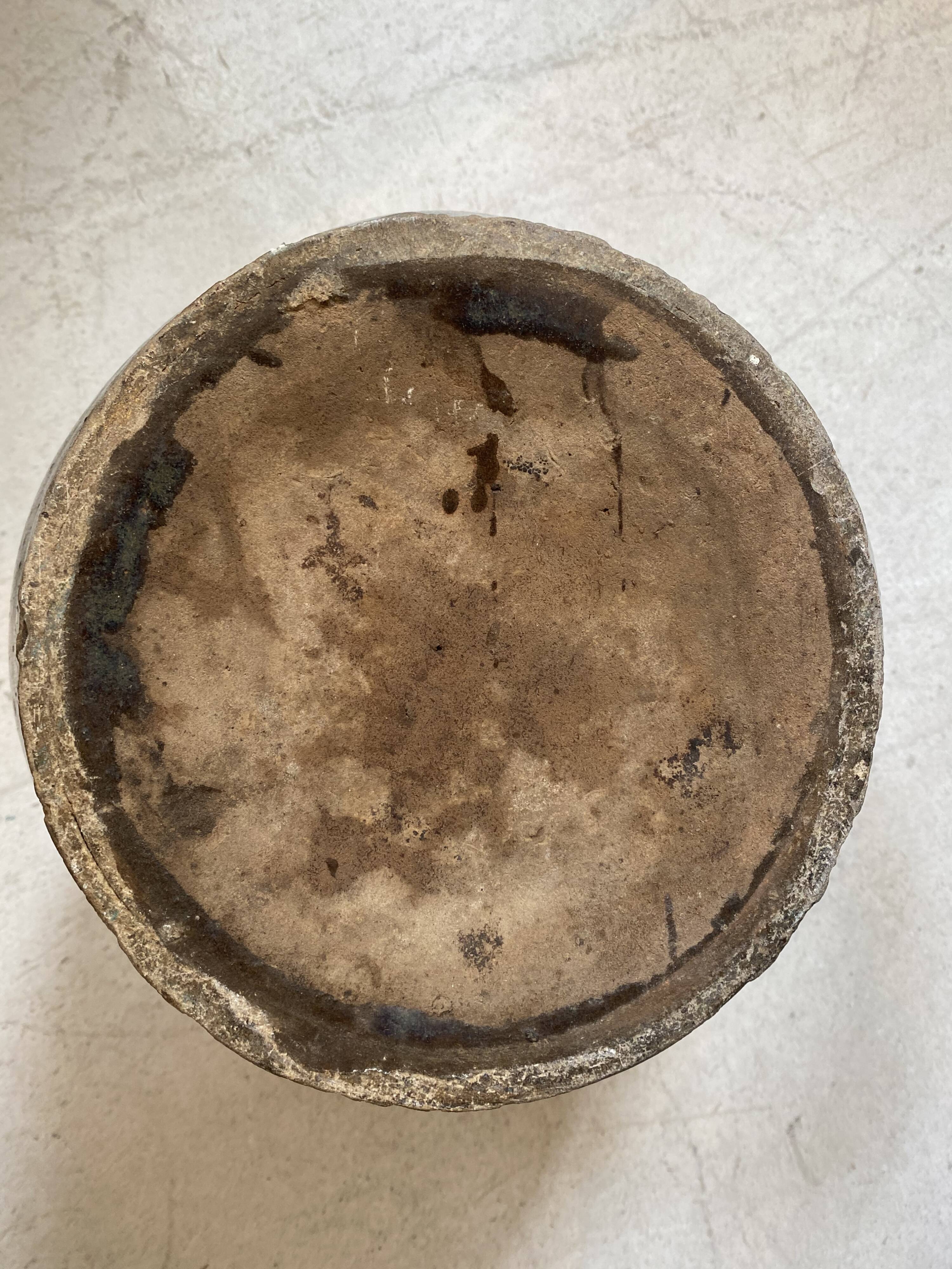 Chinese jar in black glazed stoneware