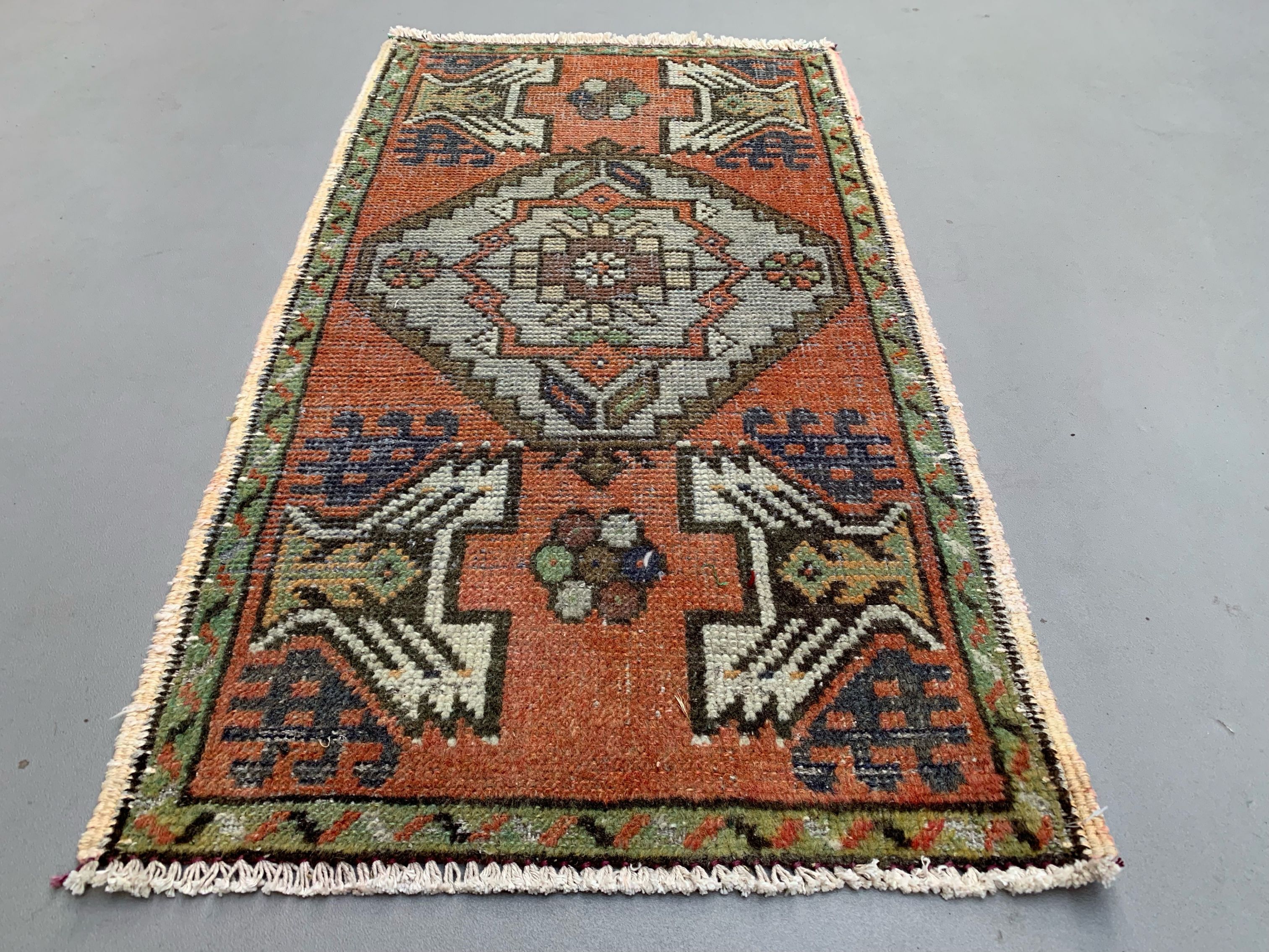 Small Vintage Turkish Rug 98x54 cm, Short Runner, Tribal, Shabby Chic