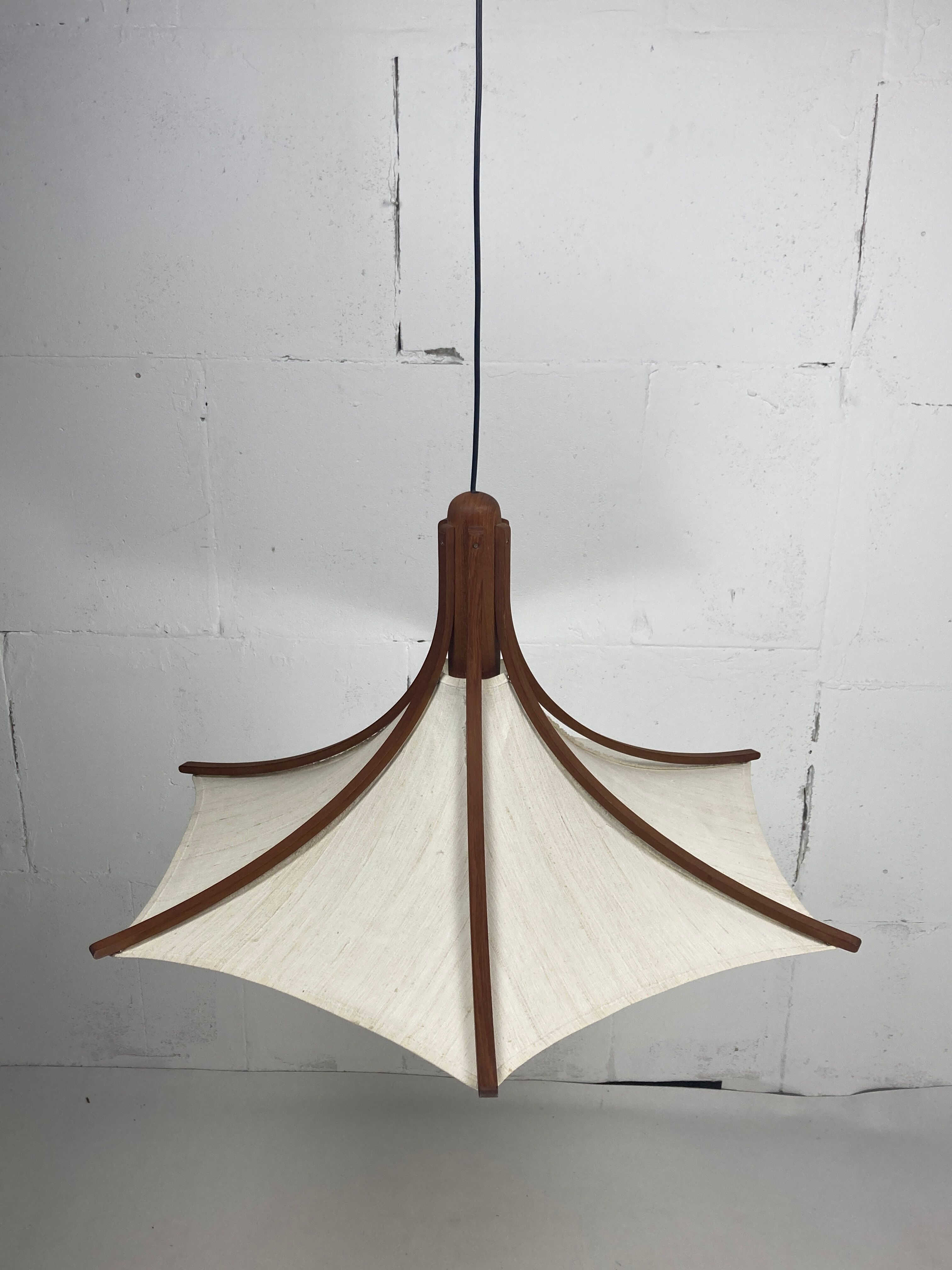 Suspension en teck et lin par Domus, années 1970