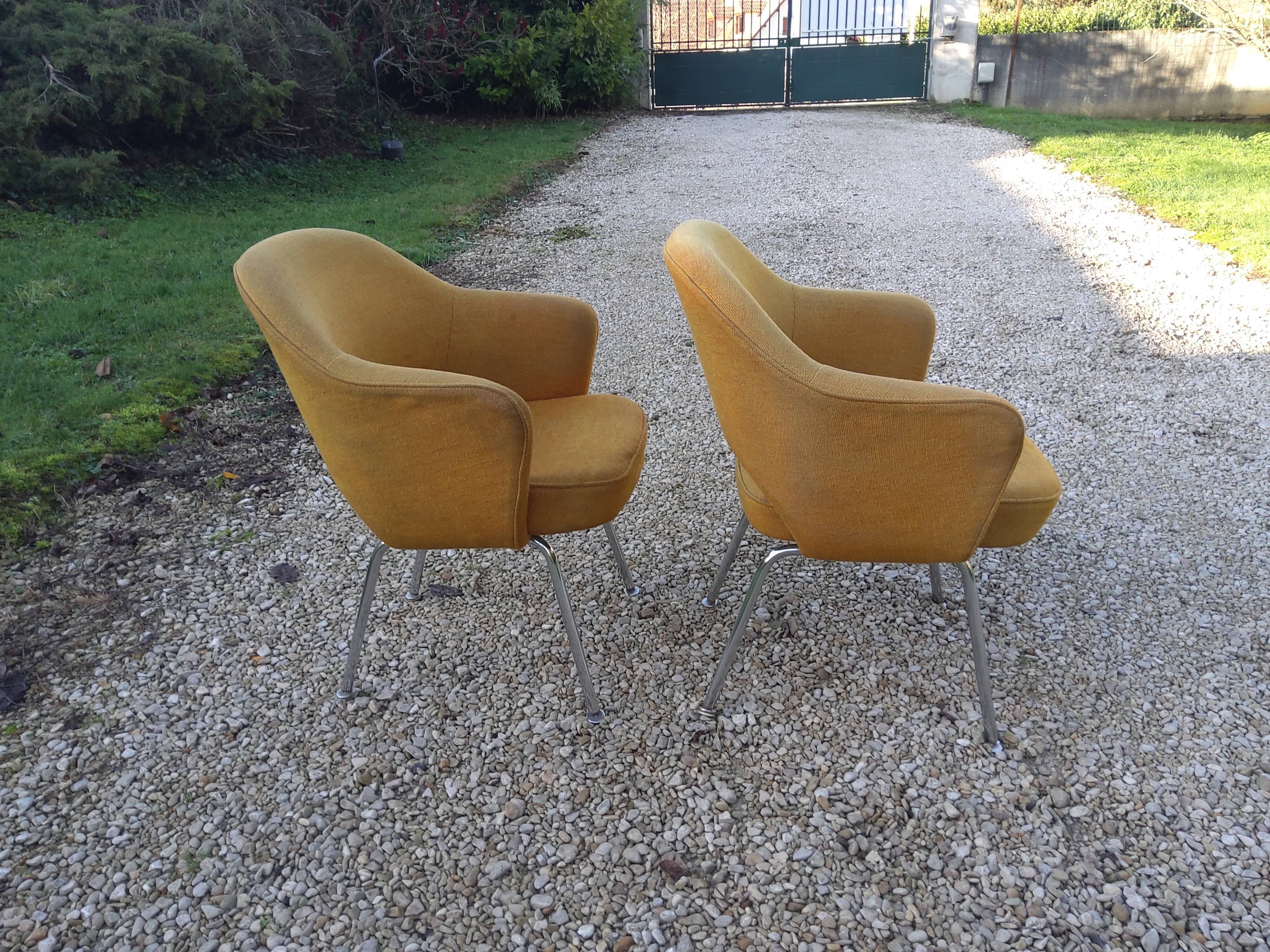 Conference chairs by Eero Saarinen from the 70s