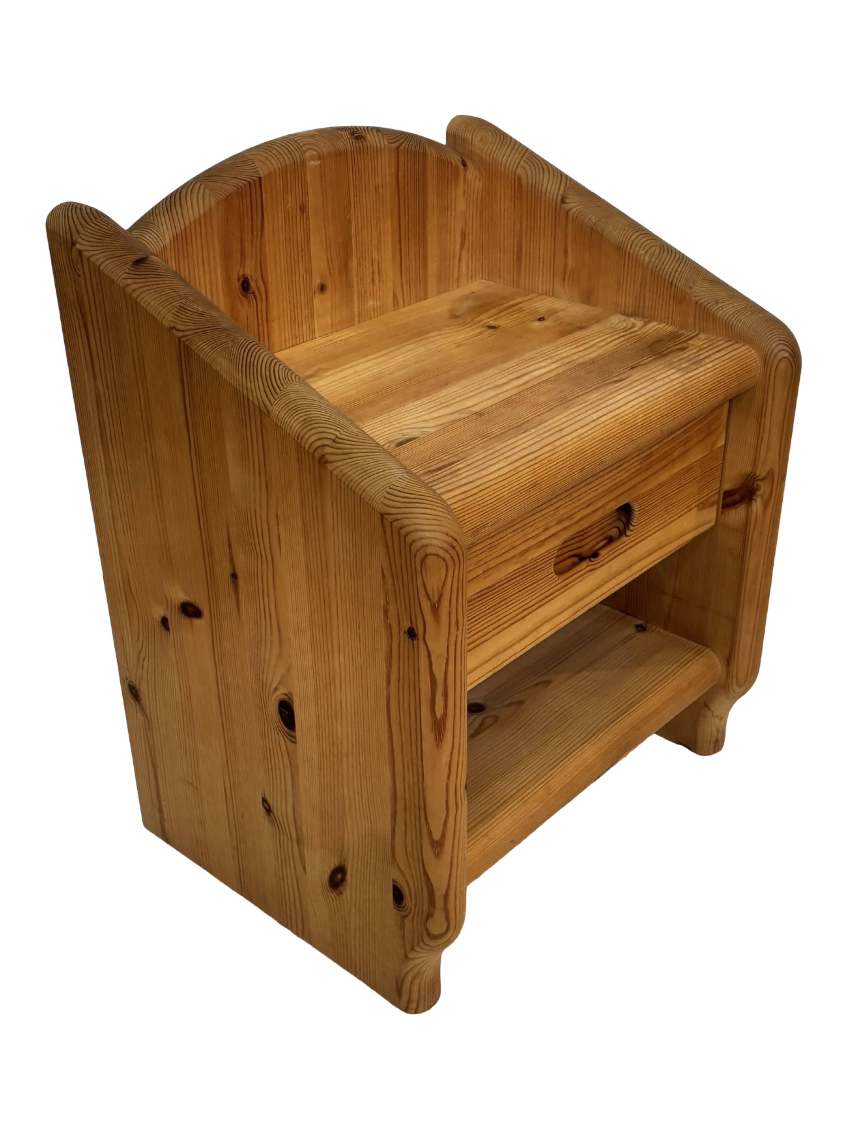 Vintage set of two pine wood bedside tables