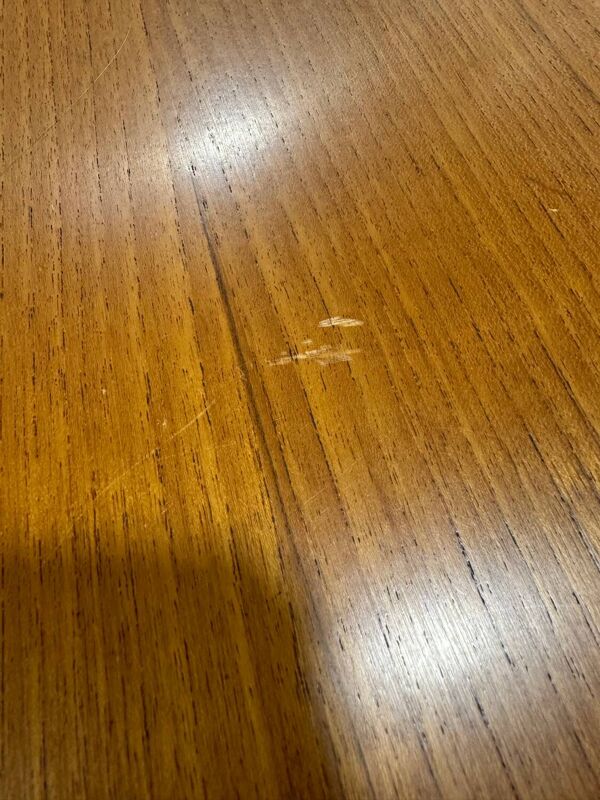 Table ronde scandinave