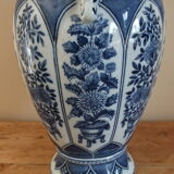 Covered pot in Delft porcelain
