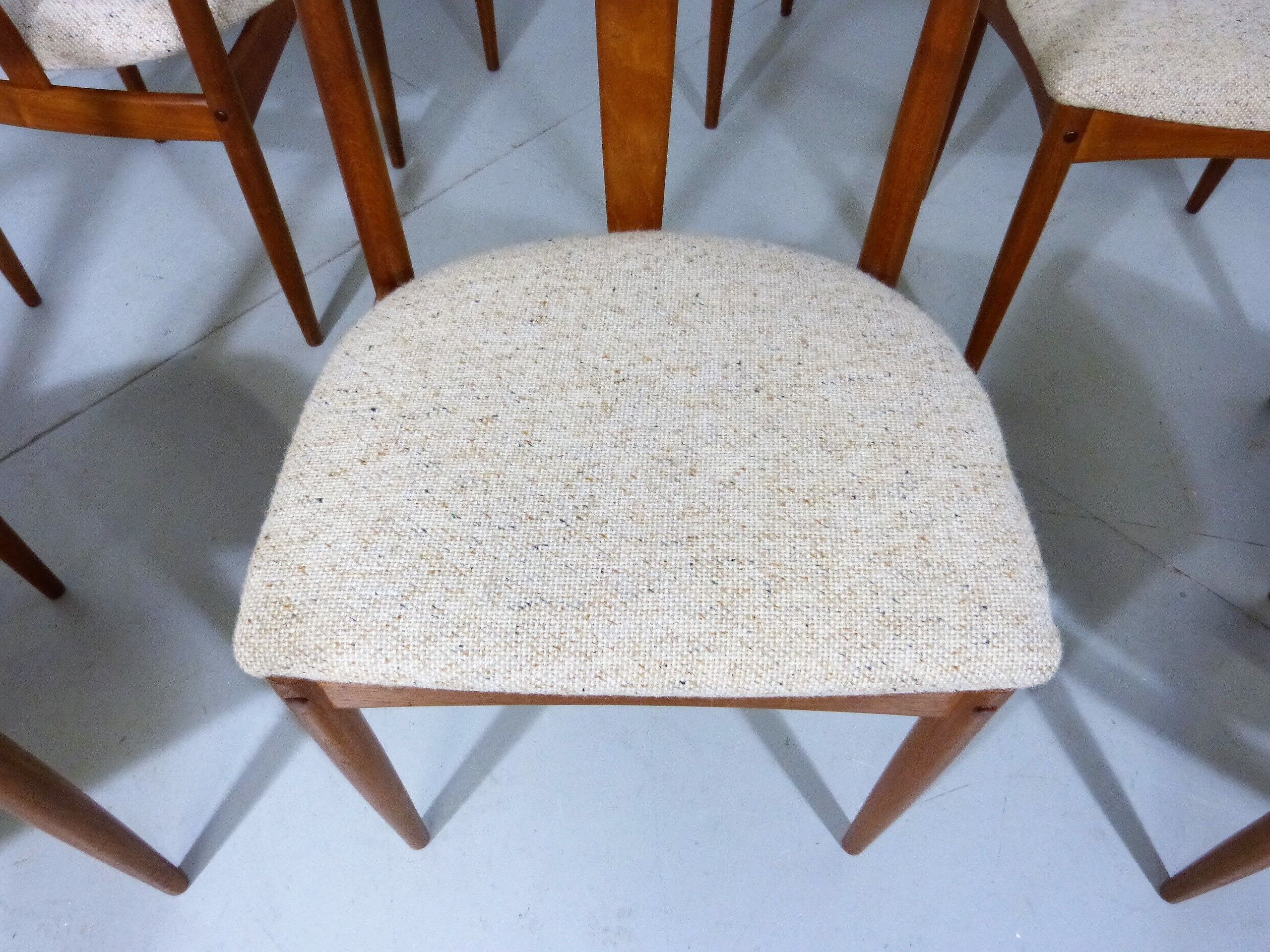 Set of 6 Johannes Andersen teak dining chairs Juliane