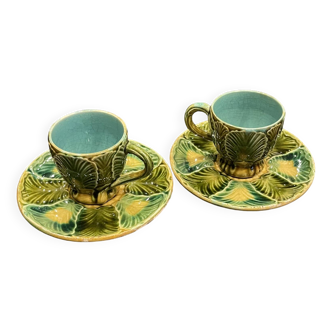 Lot de deux tasses en barbotine