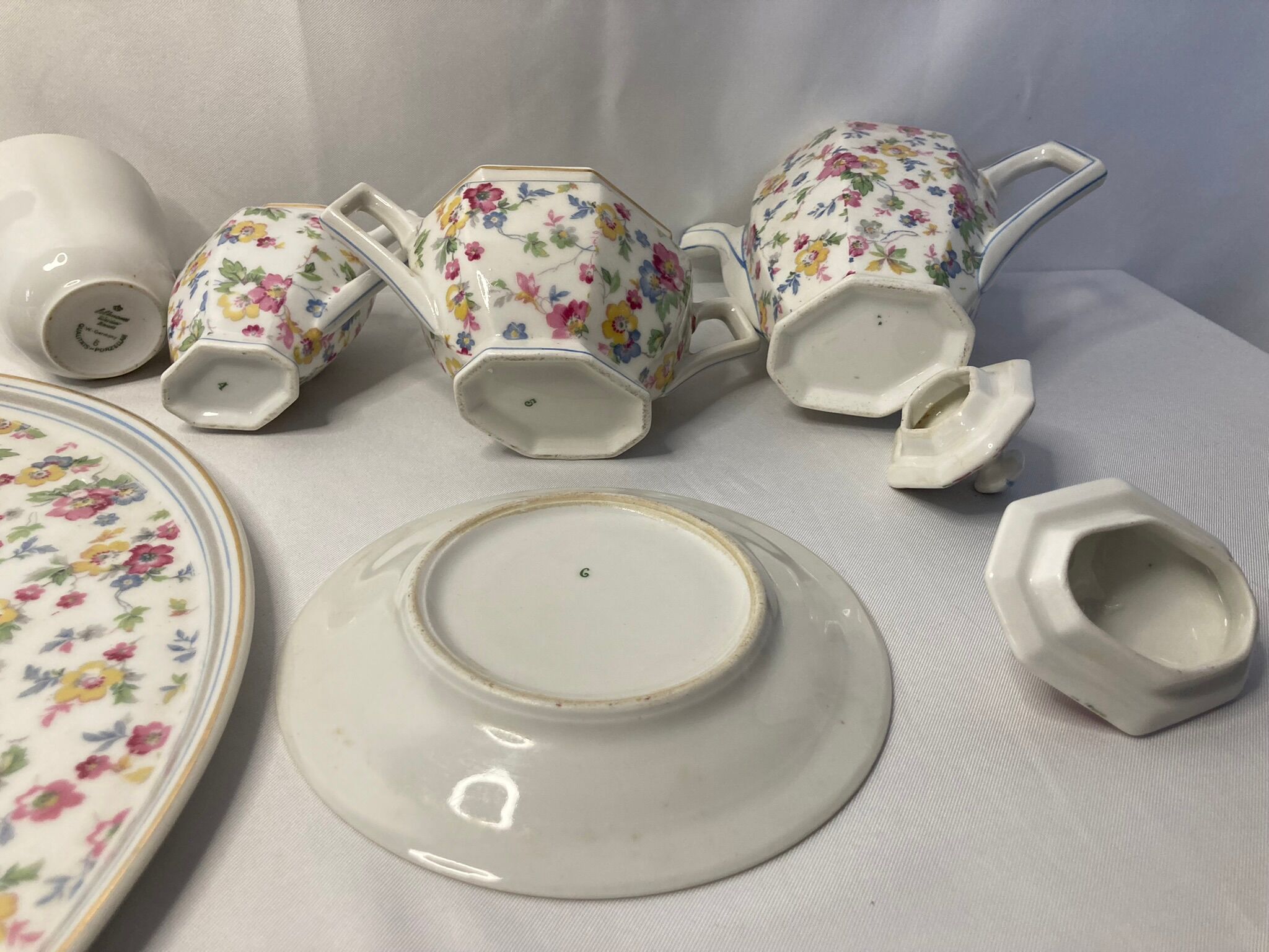 Liberty selfish service in fine 20th century earthenware