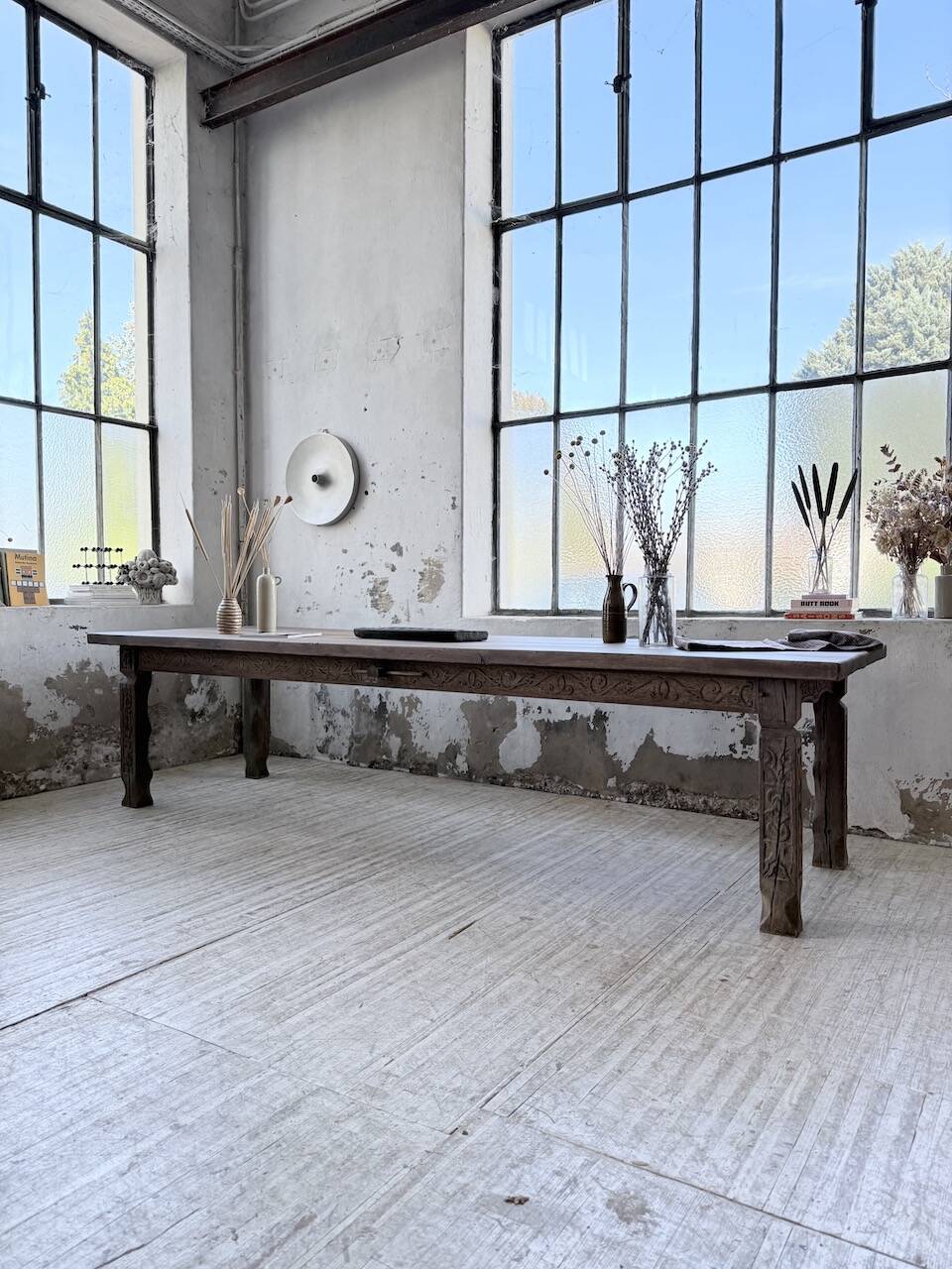 XL farmhouse table in solid oak, brutalist style, 20th century.