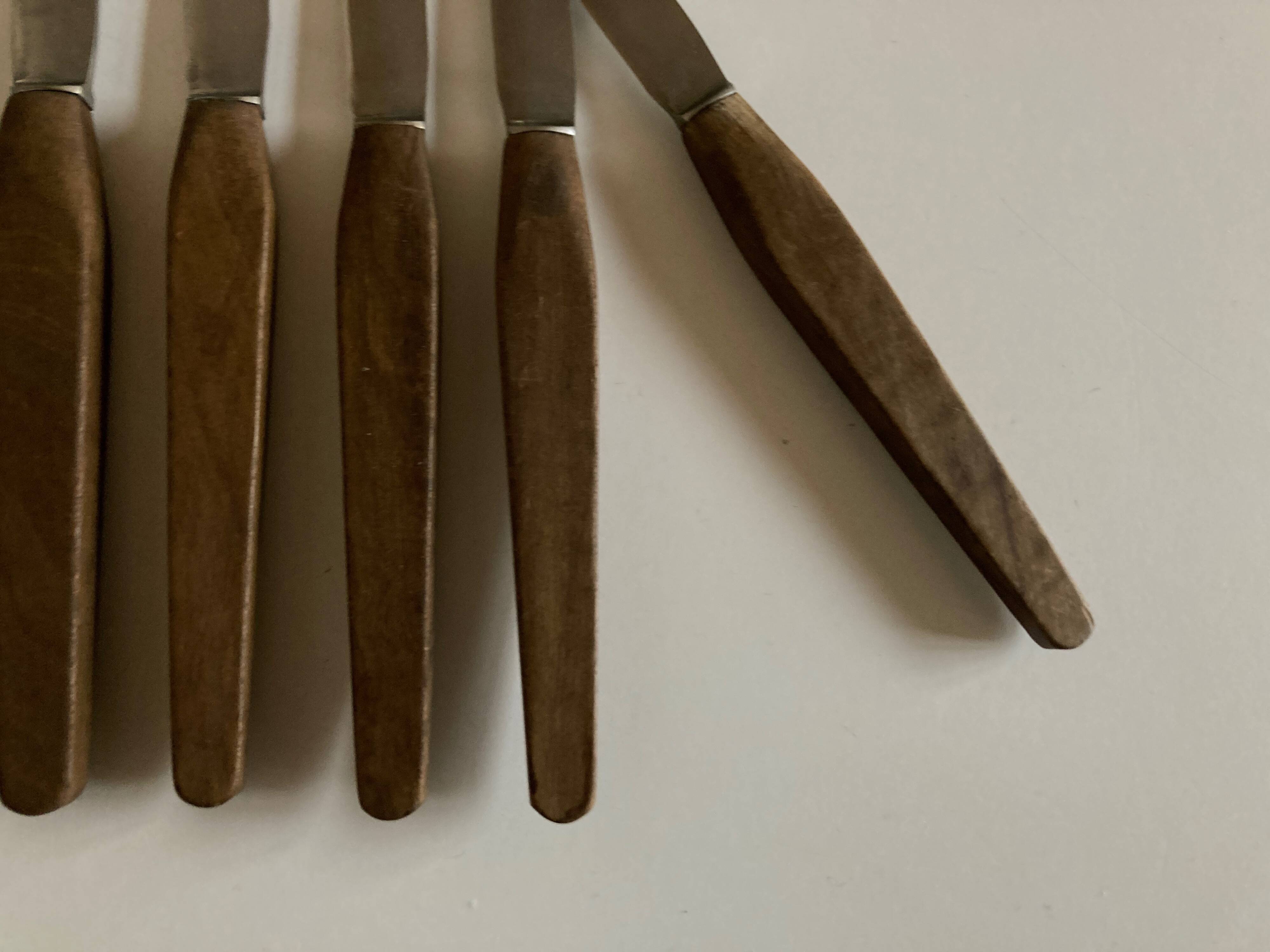 Set of 8 Scandinavian table knives 1960 wooden handle