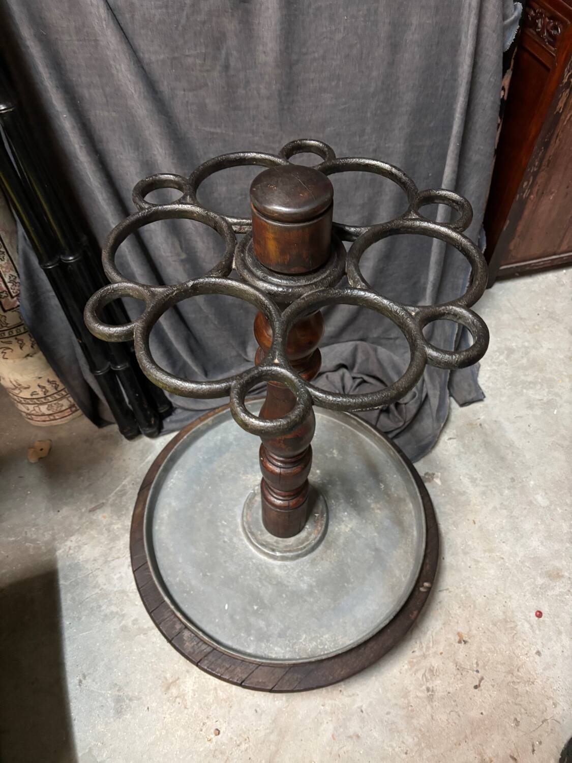 Important period walking stick and umbrella stand from the 1900s
