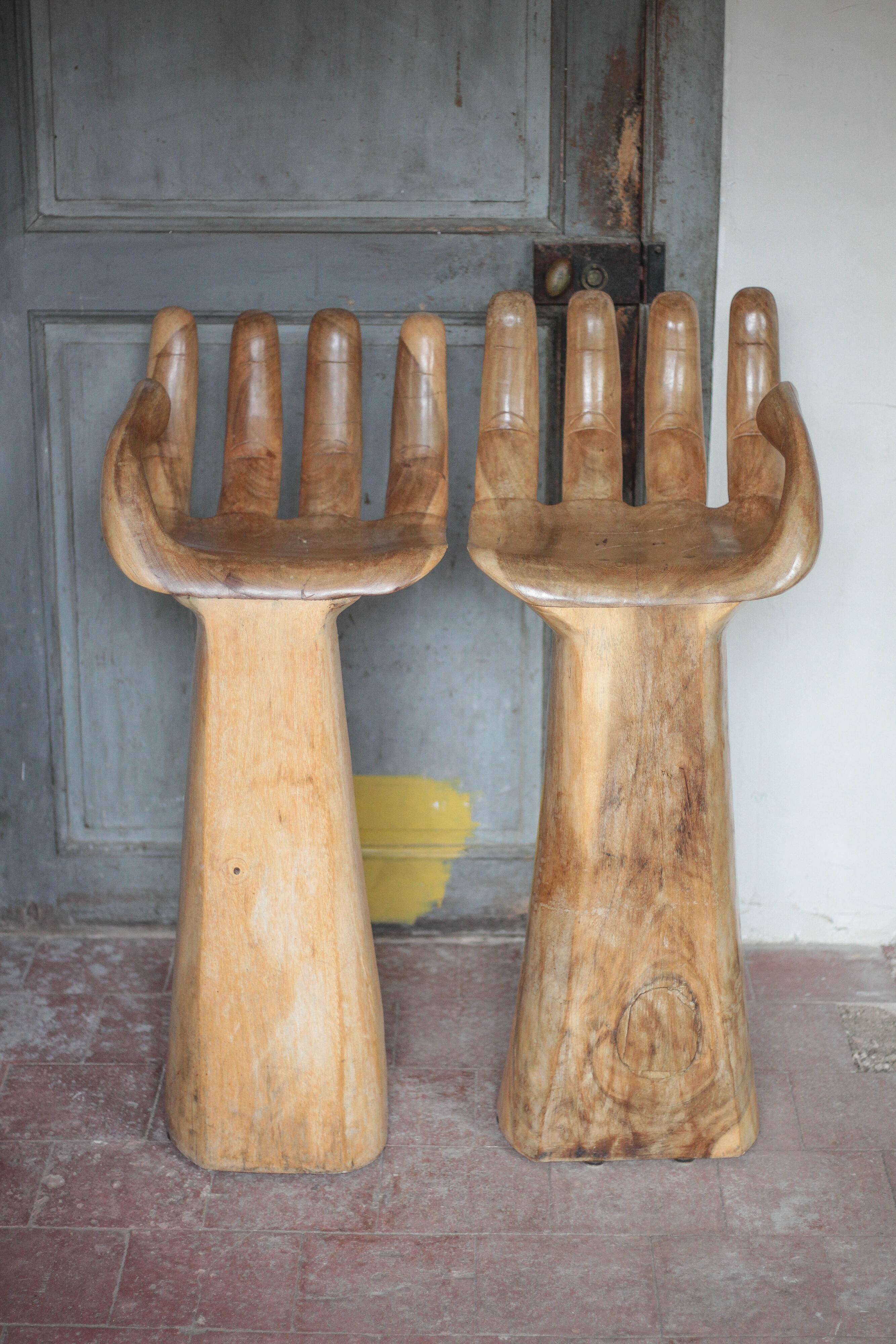 Paire de chaises bois forme main, tabouret de bar bois, chaise bois, chaise