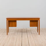 Danish Teak Model 130/1 Desk by Børge Mogensen for Søborg Møbelfabrik, freestanding 1950s