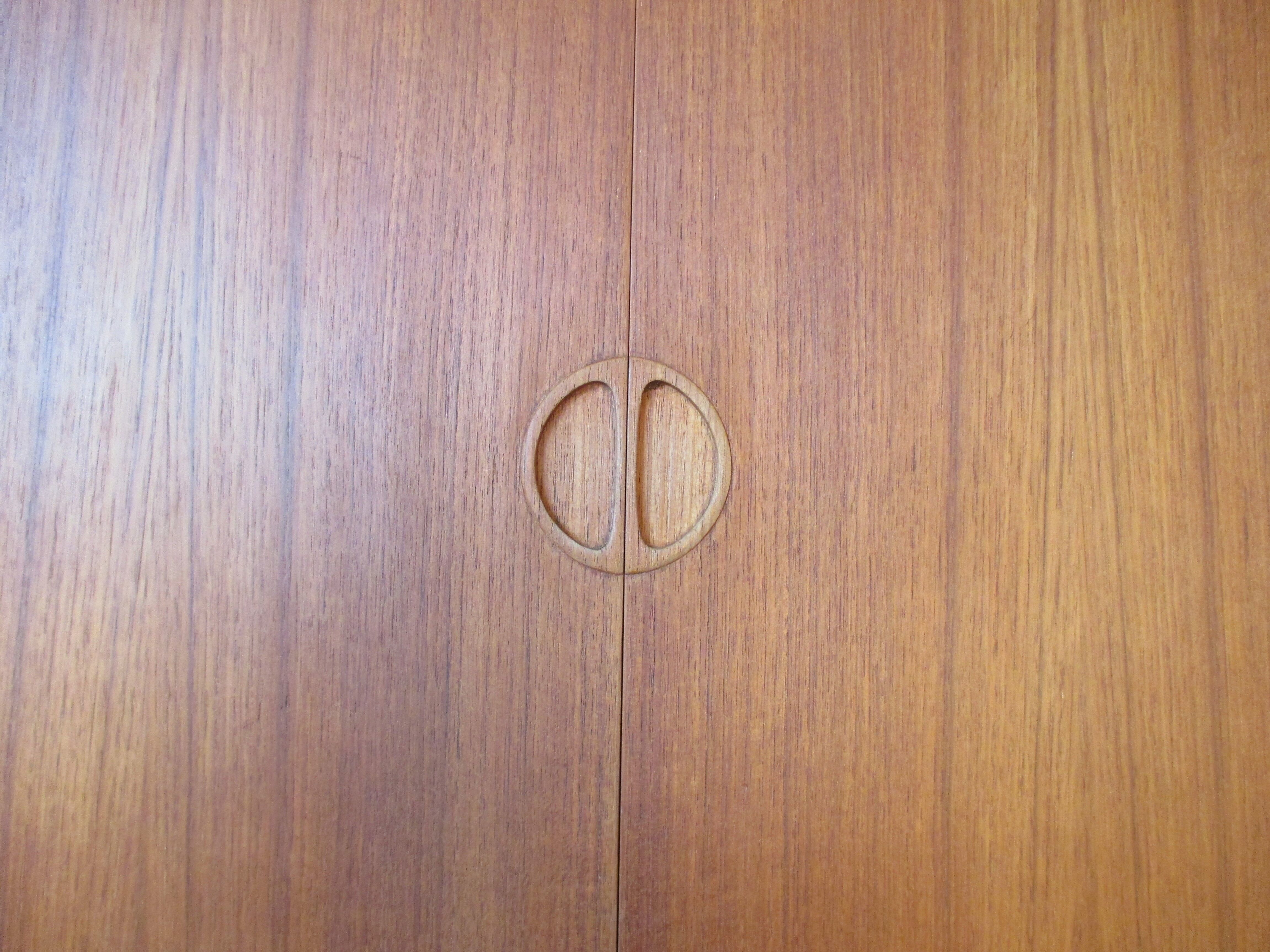 Enfilade haute danoise en teck de Johannes Andersen