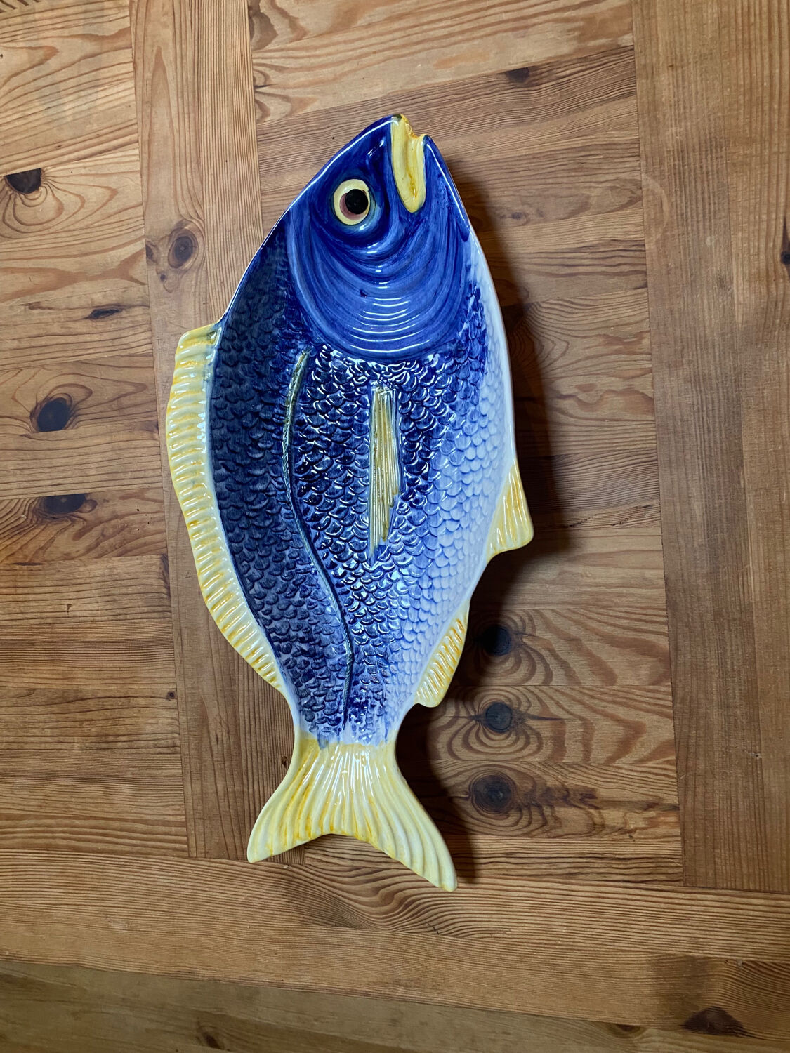 Porcelain fish dish