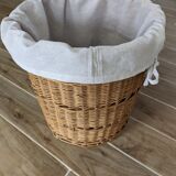 Wicker laundry basket