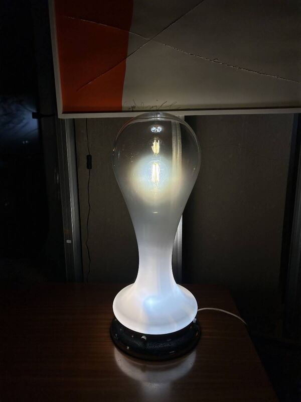 Lampe AV Mazzega en verre opalescent attribuée à Carlo Nason