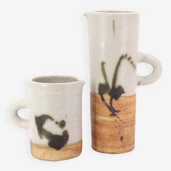 Deux pichets en céramique de la poterie de la Colombe
