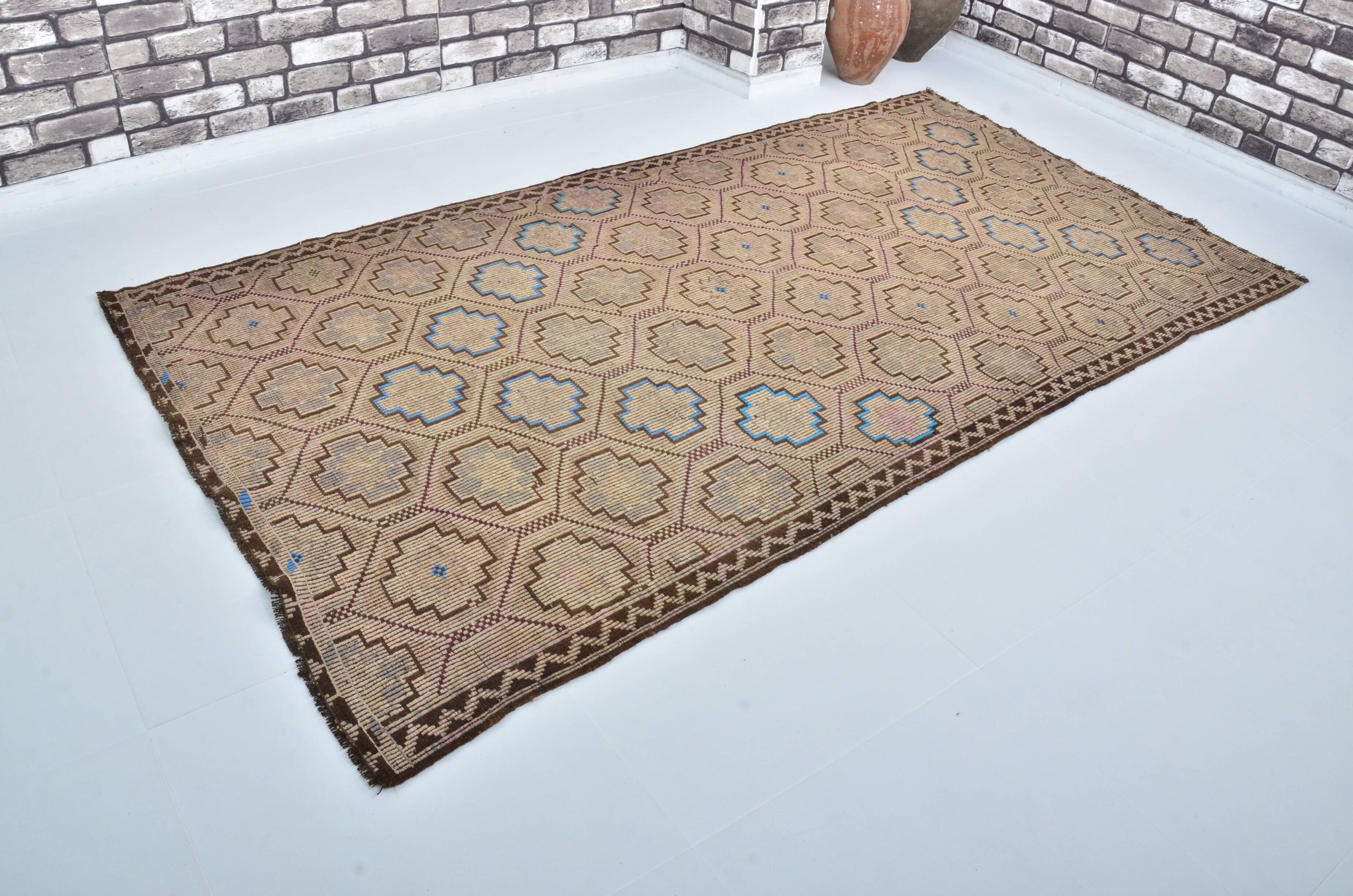 Vintage Anatolian Floor Kilim Rug, Reference 3542