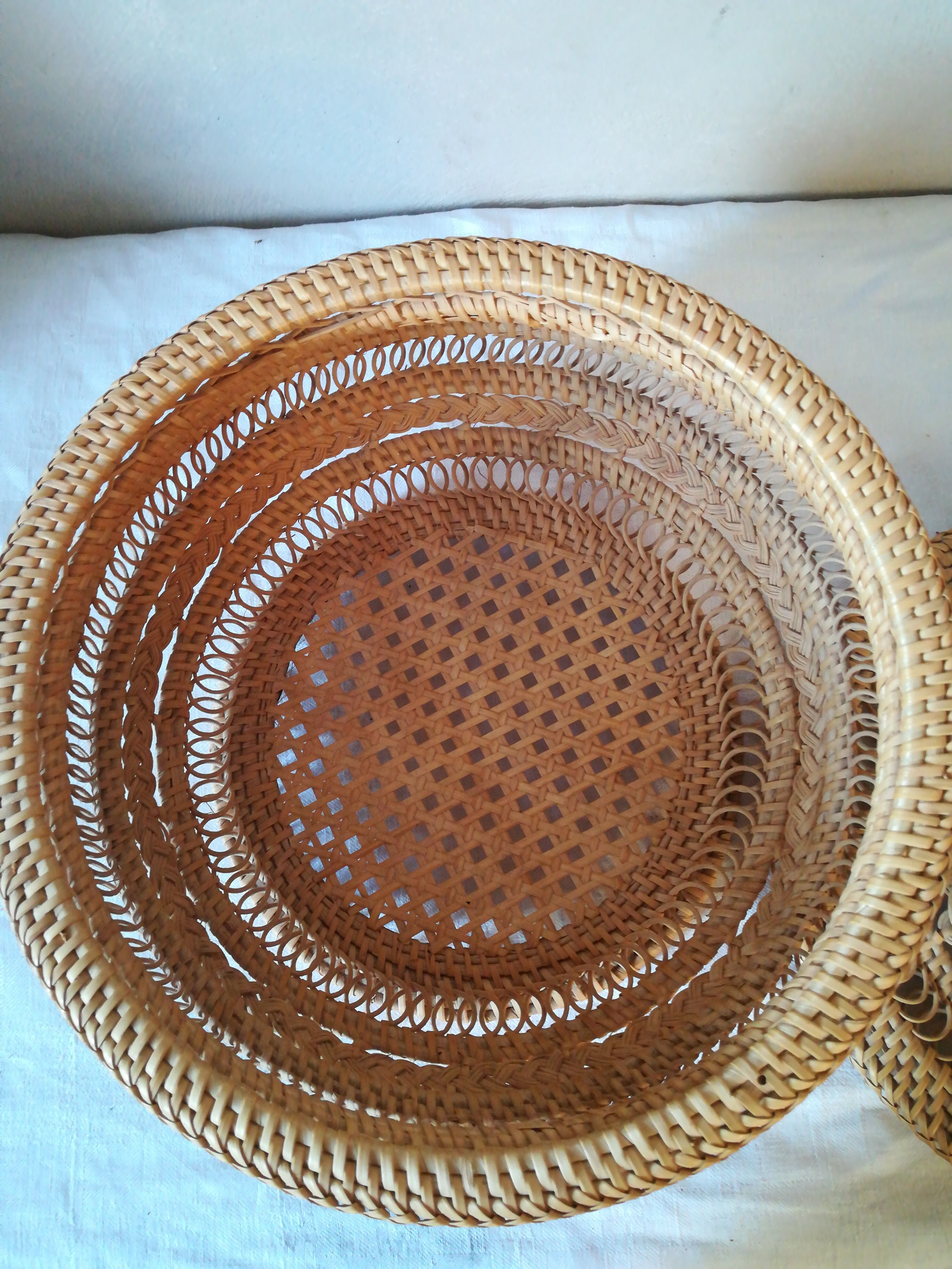 Wicker lace basket