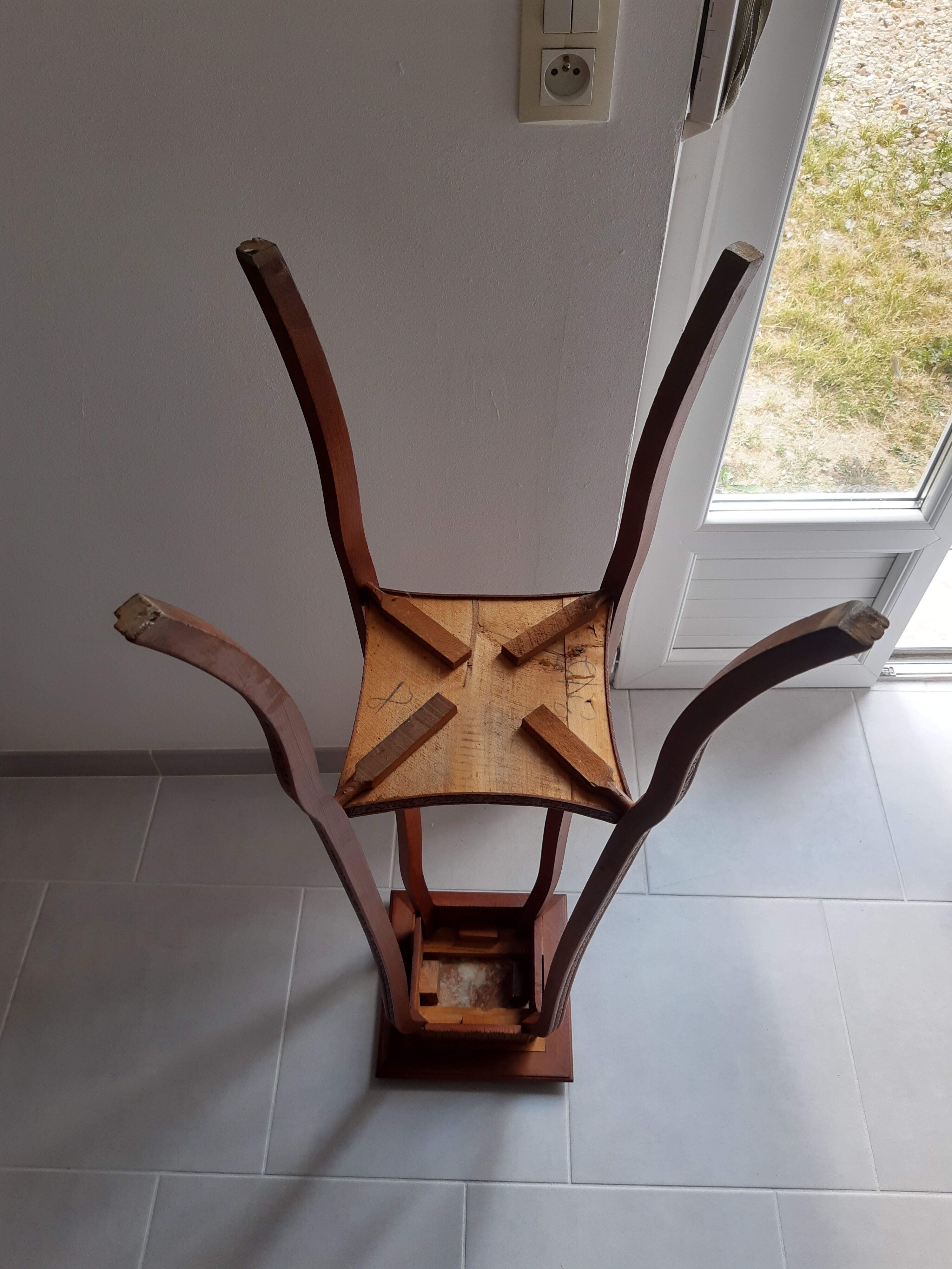 Art deco tray in marble side table