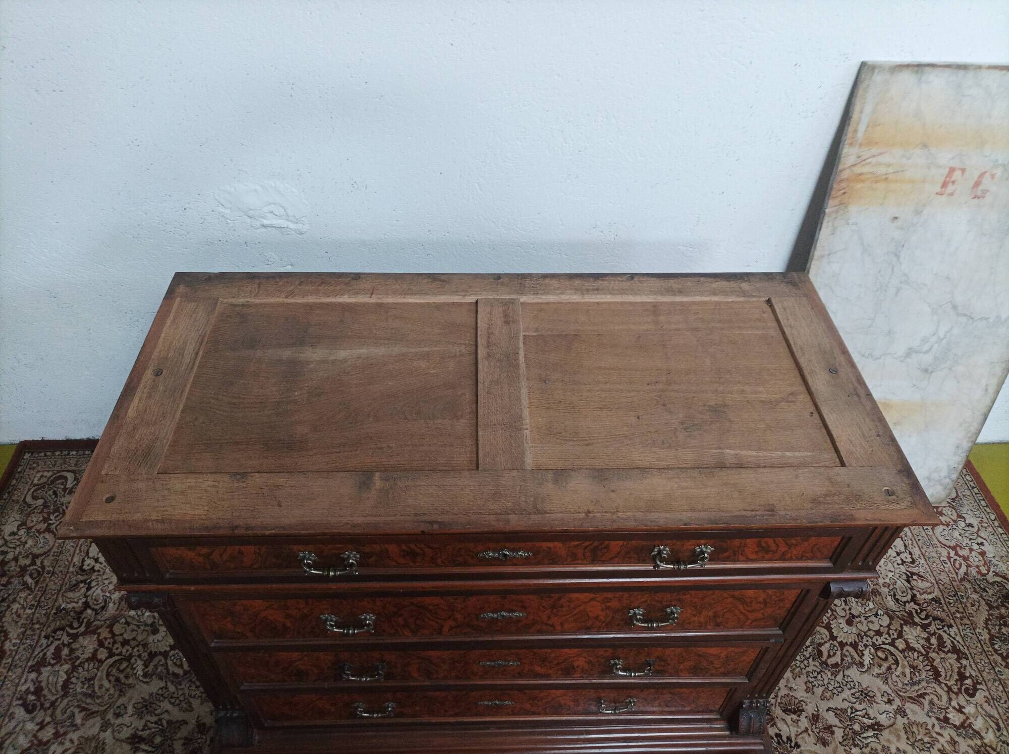 Neo-Renaissance Henri II chest of drawers in walnut burr