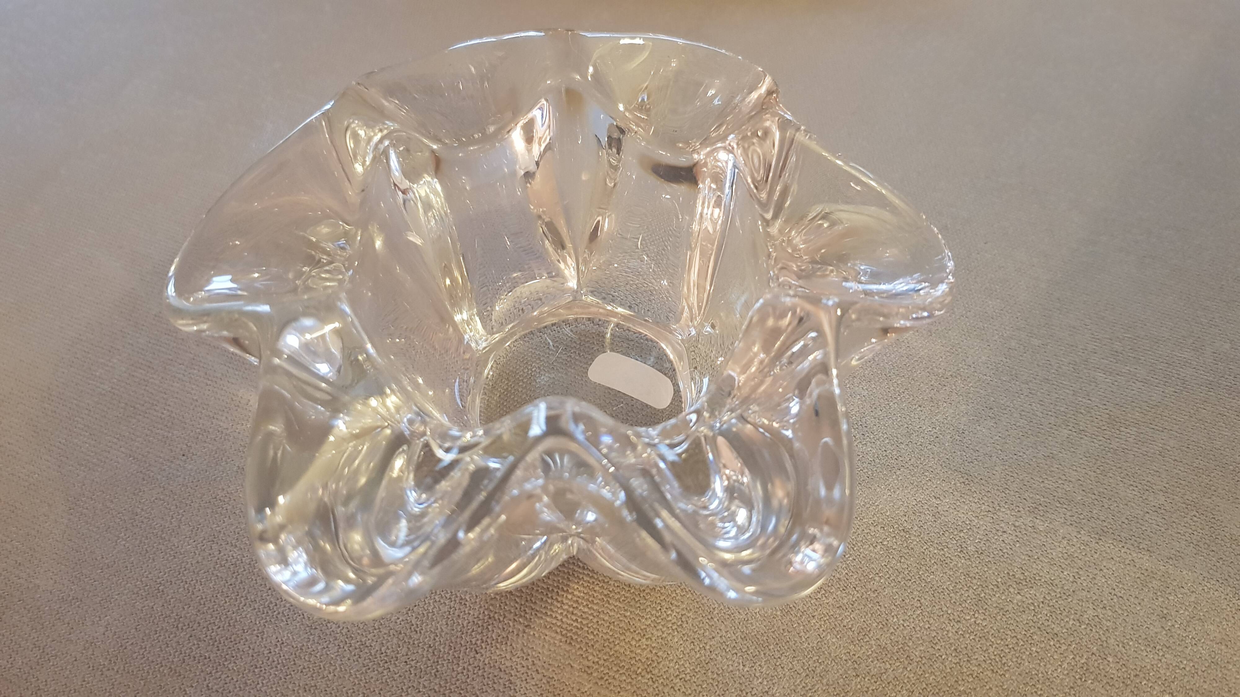 Corolla-shaped ashtray and pocket tray, Vannes Le Chatel crystal.