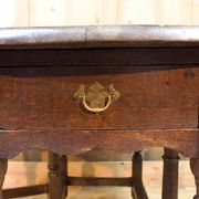 Folding round table in 18th century oak wood