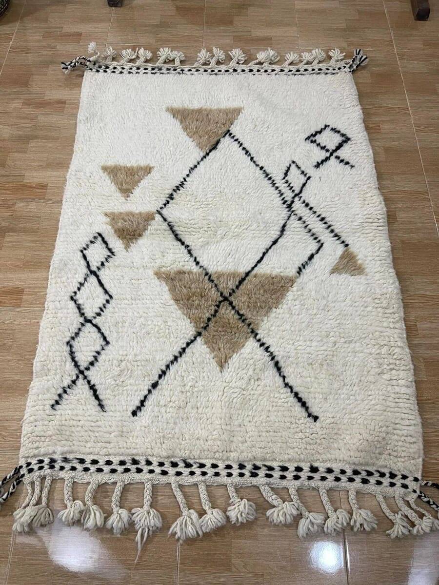 Handmade Beni Mrirt rug size 150 x 250 cm