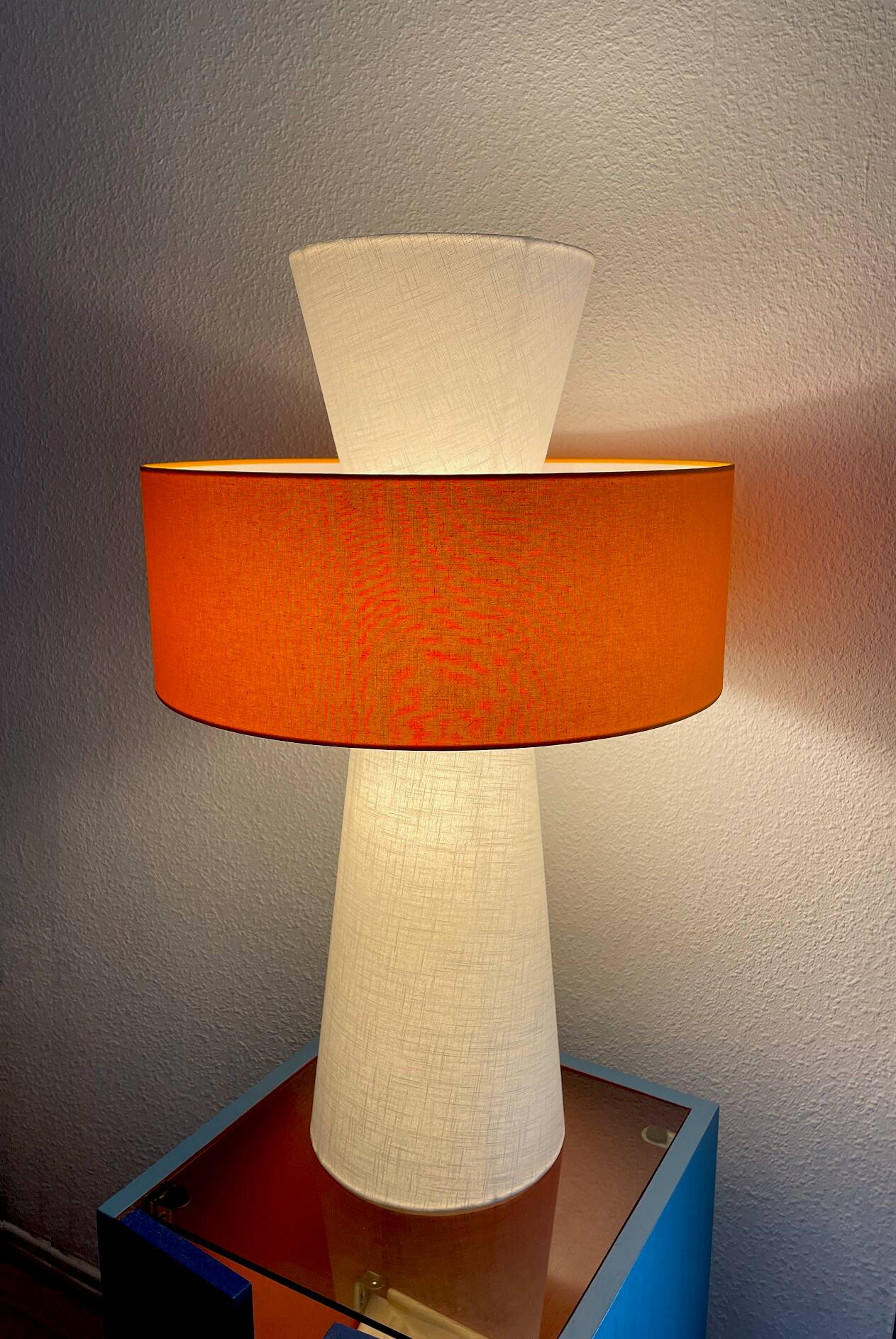 Intense orange furniture lamp Lamp'cône