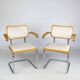 Paire de chaises B64 en velours