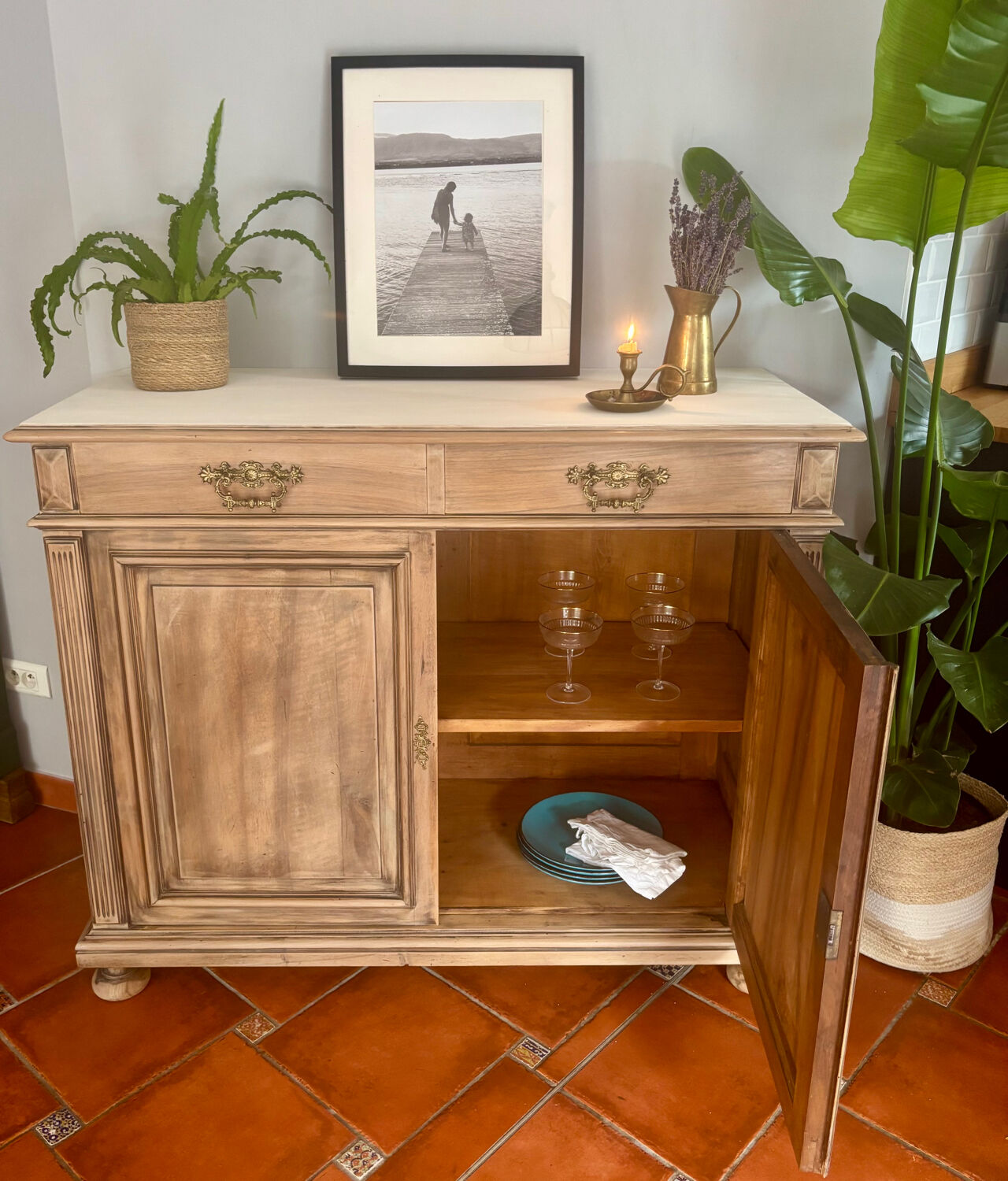 Rénovated antique dresser