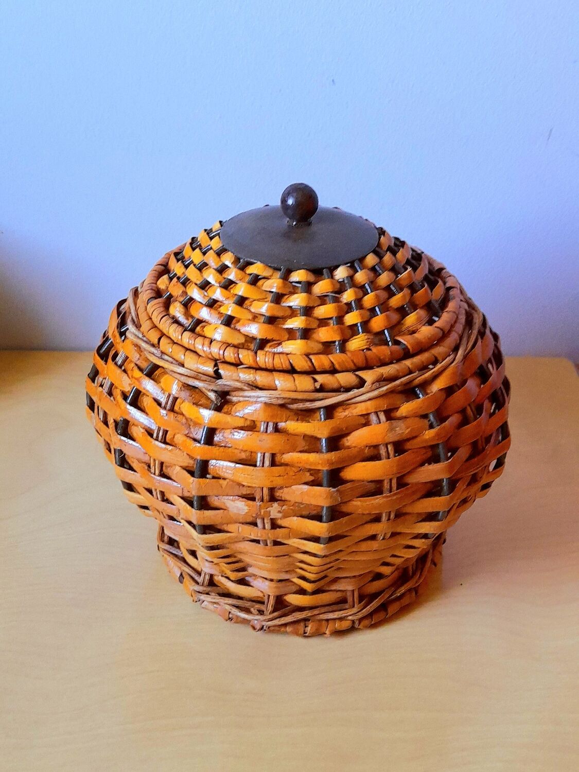 Boîte en osier tréssé