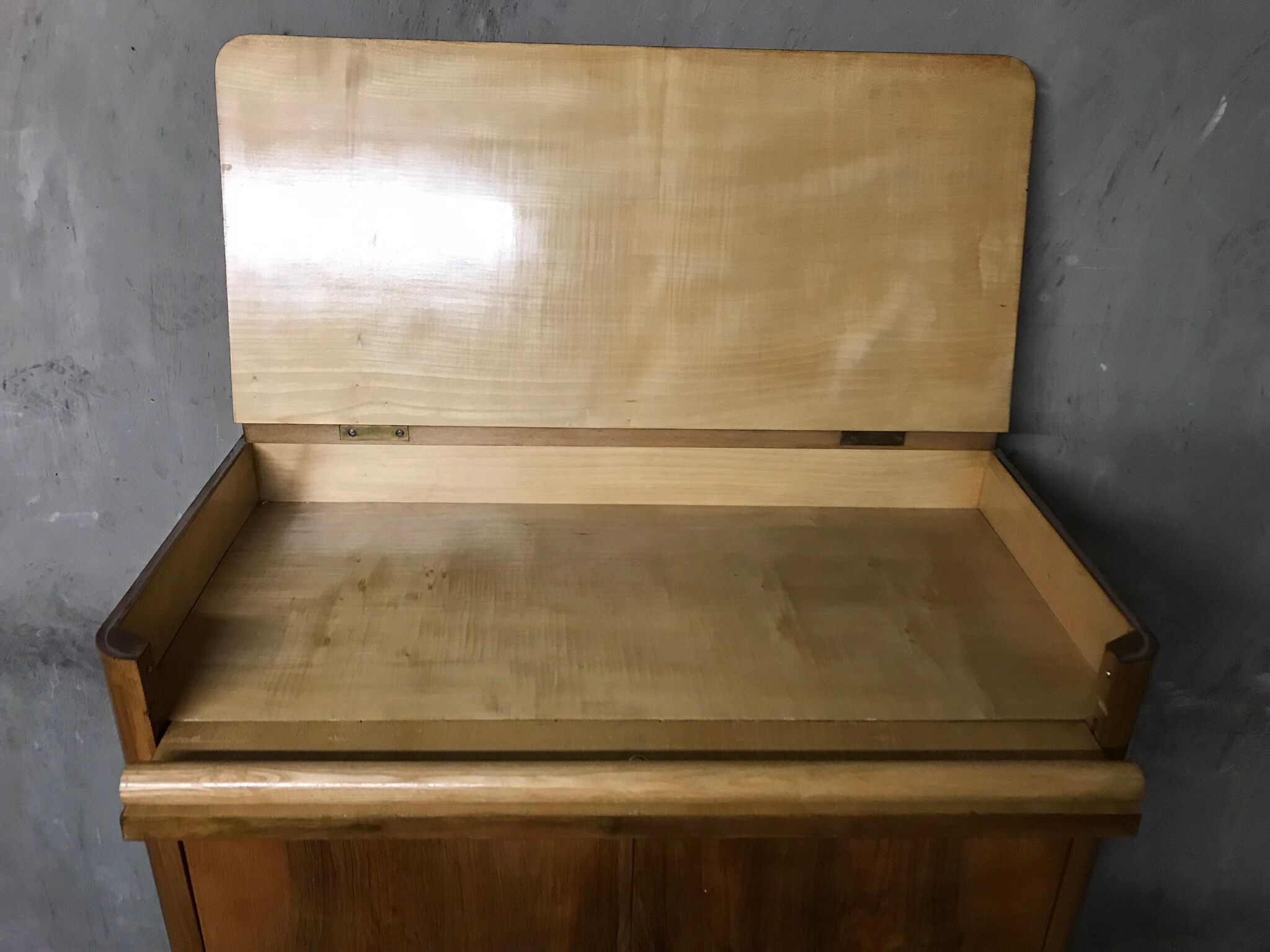 Bar Art Deco furniture