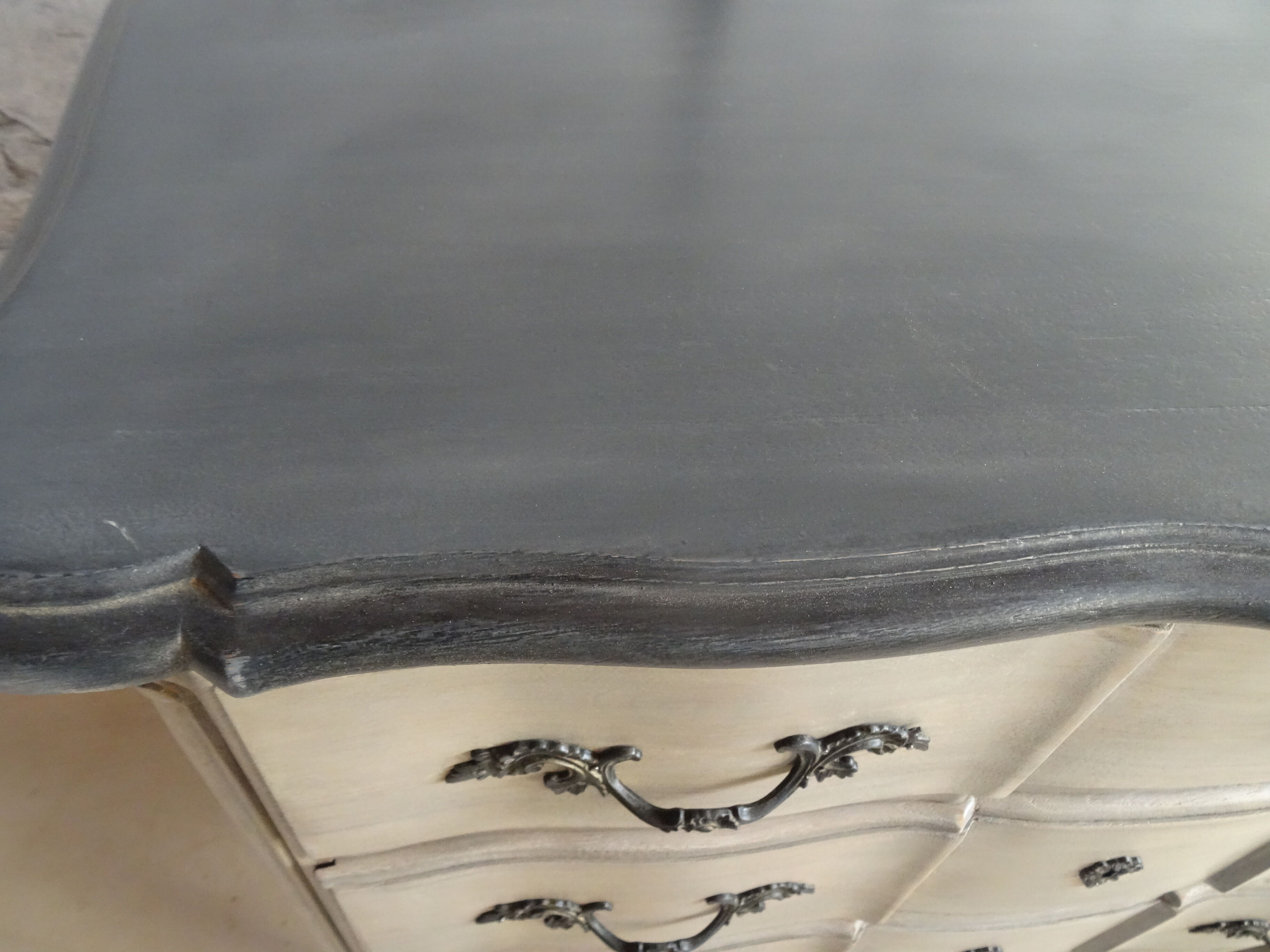 Arbalete chest of drawers