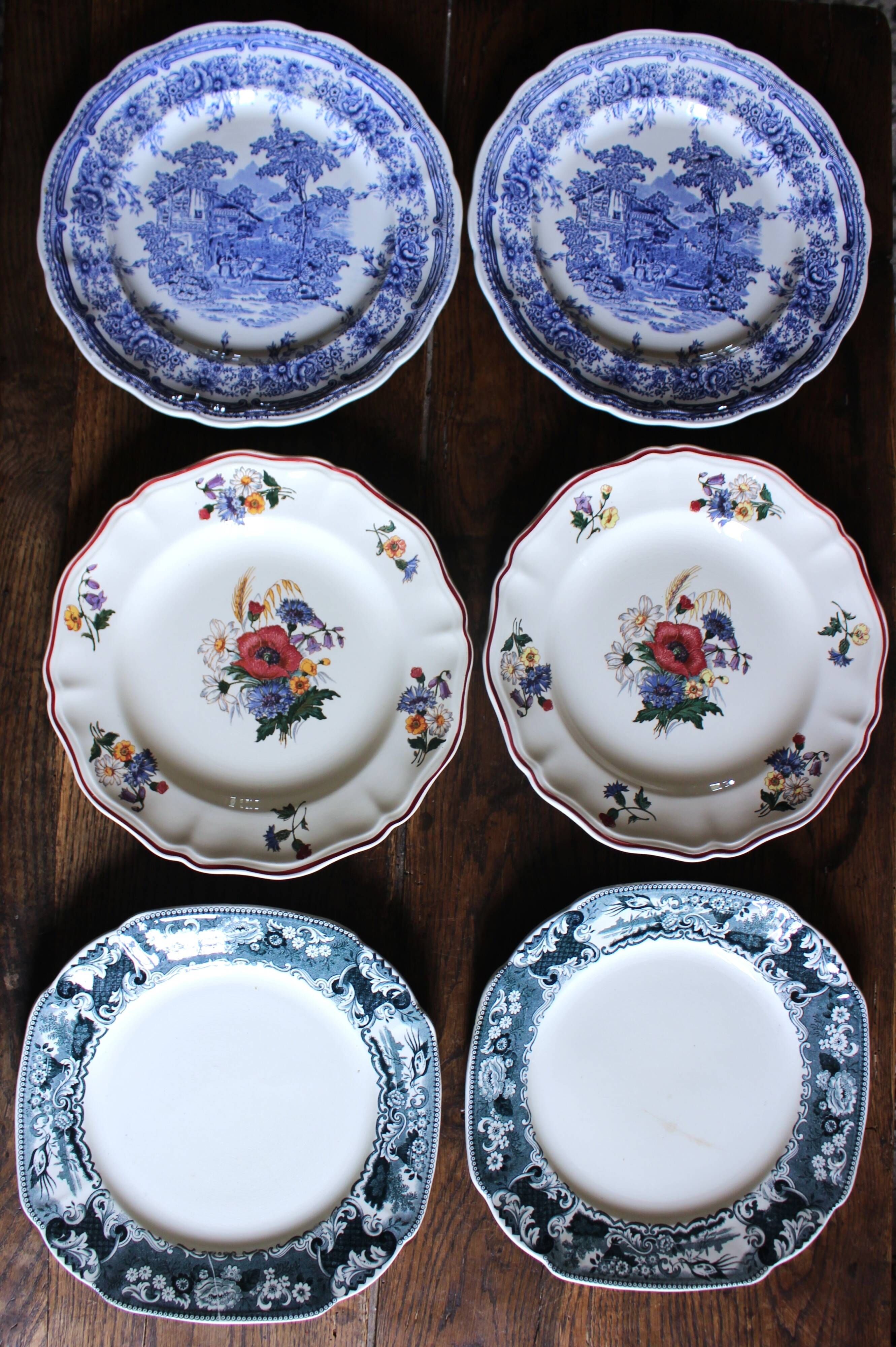 A set of 6 flat plates pairs Sarreguemines Lunéville Blue Flowers.