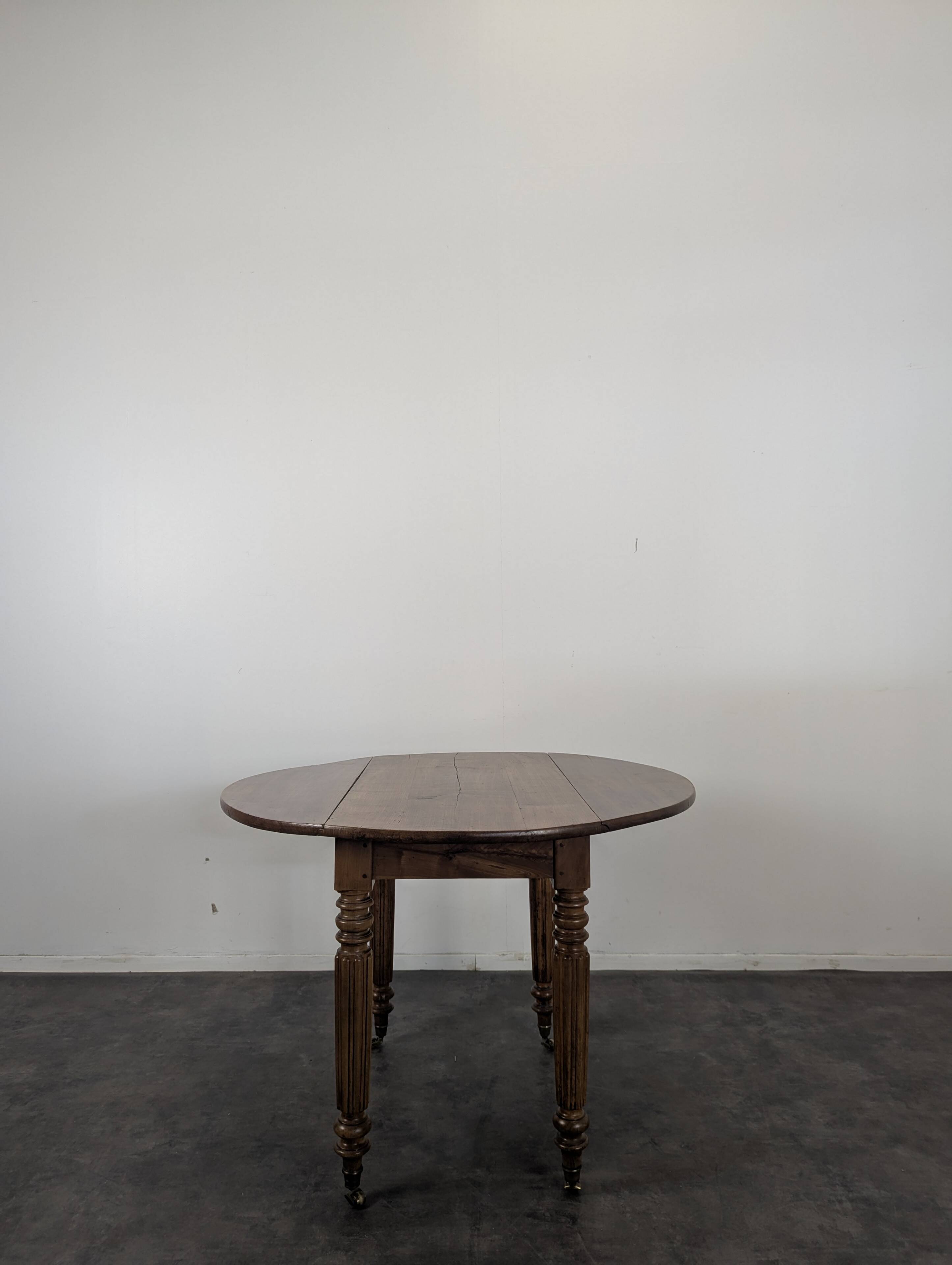 Table à volet en merisier