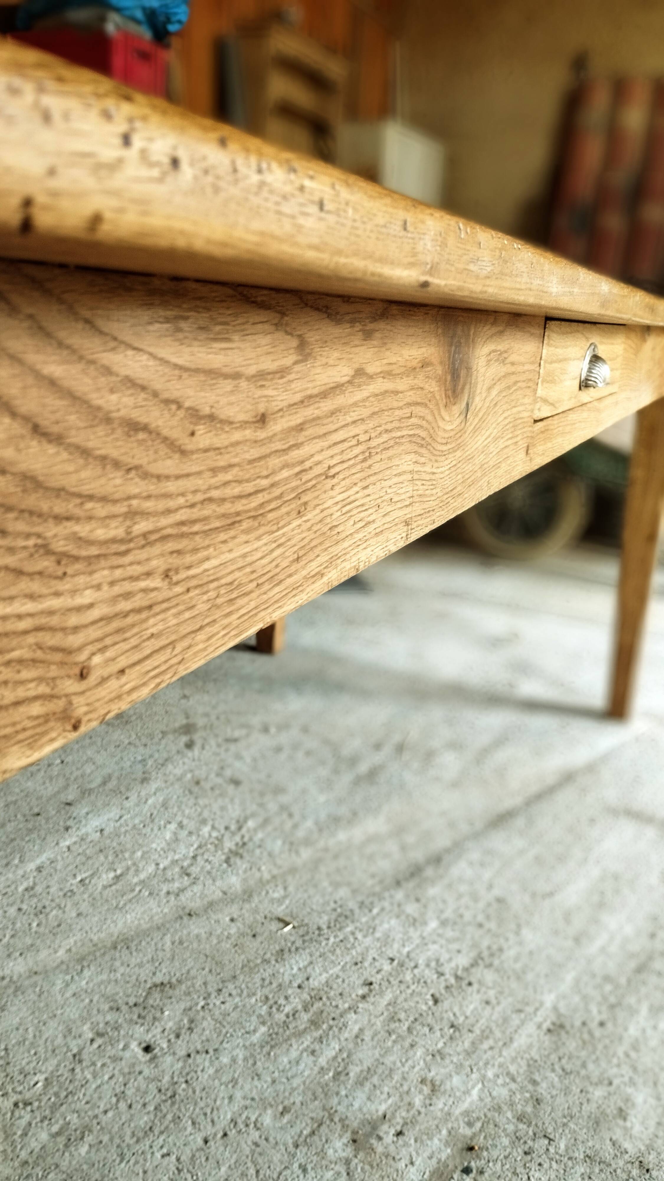 Rustic farmhouse table in solid oak with antique patina finish 200 x 90